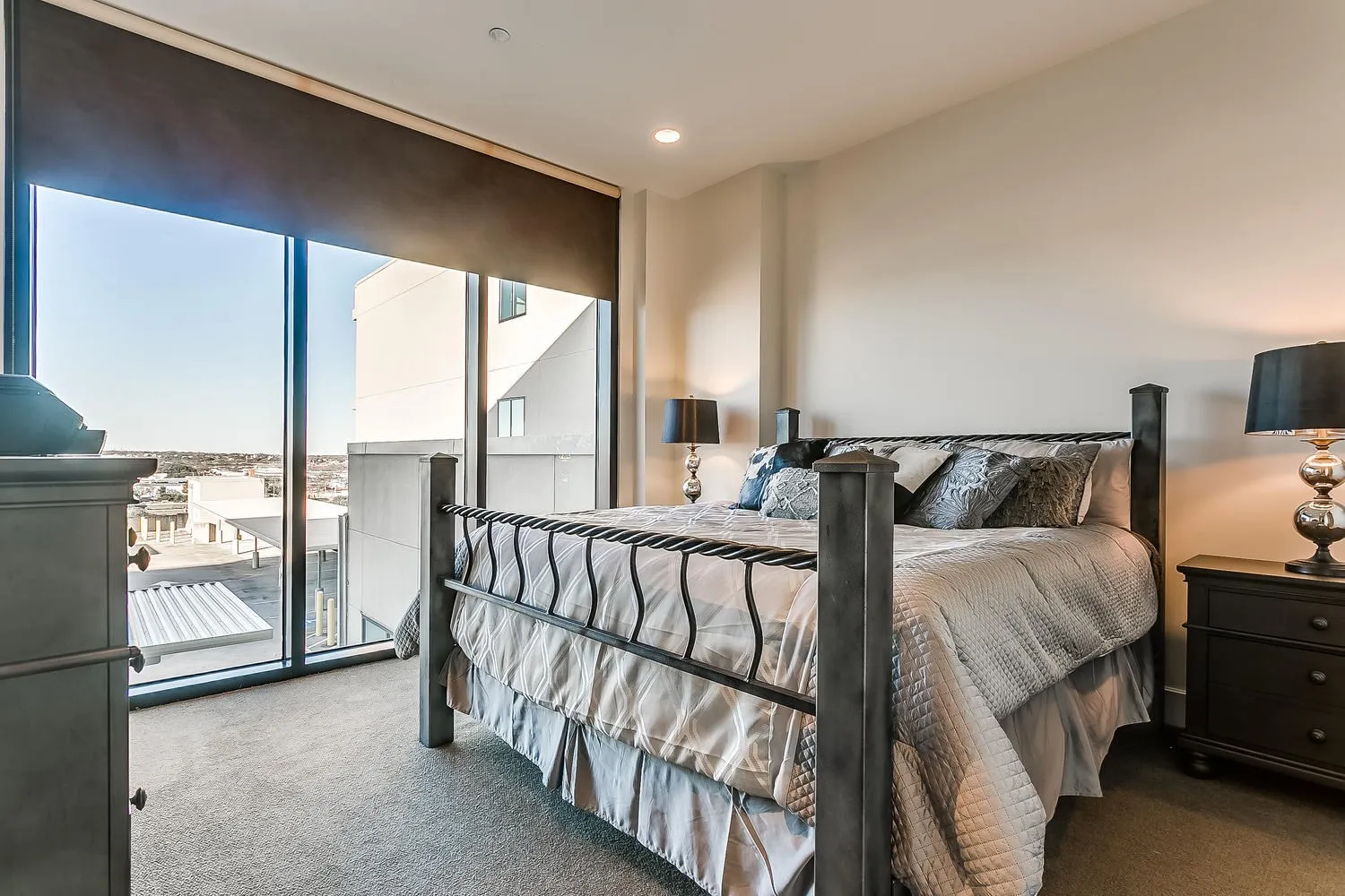 Condominium For Rent in Tarrant County , 3100 W 7th Street 708, Fort Worth, Texas 76107, 1 Bedroom, 1 Bathroom, 1 Garage spaces, 885 Sqft, built in 2009, mls#21375983, Real Estate Agent in Fort Worth, Homes For Rent in Tarrant county, Homes For Rent in Fort Worth, Realtor in Fort Worth Texas, Real Estate Brokerage Independent Realty Texas, Luminita Cordes Realtor
