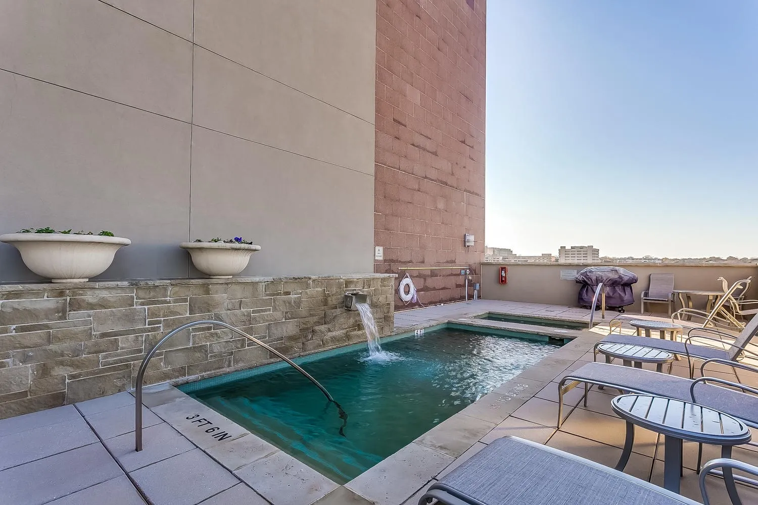 Condominium For Rent in Tarrant County , 3100 W 7th Street 708, Fort Worth, Texas 76107, 1 Bedroom, 1 Bathroom, 1 Garage spaces, 885 Sqft, built in 2009, mls#21375983, Real Estate Agent in Fort Worth, Homes For Rent in Tarrant county, Homes For Rent in Fort Worth, Realtor in Fort Worth Texas, Real Estate Brokerage Independent Realty Texas, Luminita Cordes Realtor