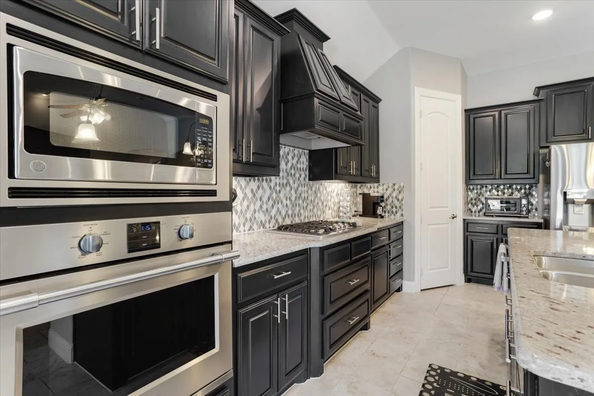 Single Family Residence For Sale in Collin County , 10716 Marble Falls Place, Mc Kinney, Texas 75071, 4 Bedroom, 4 Bathroom, 2 Garage spaces, 2,911 Sqft, built in 2016, mls#21375953, Real Estate Agent in Mc Kinney, Homes For Sale in Collin county, Homes For Sale in Mc Kinney, Realtor in Mc Kinney Texas, Real Estate Brokerage Independent Realty Texas, Luminita Cordes Realtor