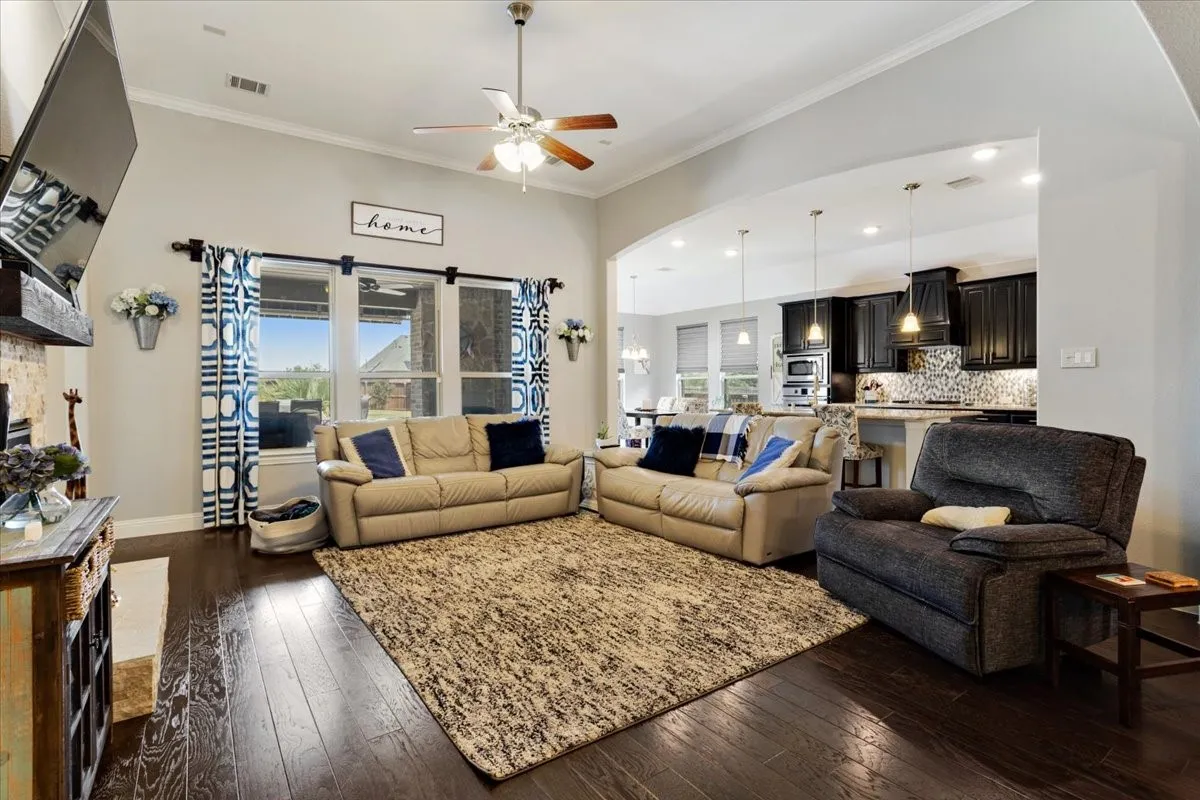 Single Family Residence For Sale in Collin County , 10716 Marble Falls Place, Mc Kinney, Texas 75071, 4 Bedroom, 4 Bathroom, 2 Garage spaces, 2,911 Sqft, built in 2016, mls#21375953, Real Estate Agent in Mc Kinney, Homes For Sale in Collin county, Homes For Sale in Mc Kinney, Realtor in Mc Kinney Texas, Real Estate Brokerage Independent Realty Texas, Luminita Cordes Realtor