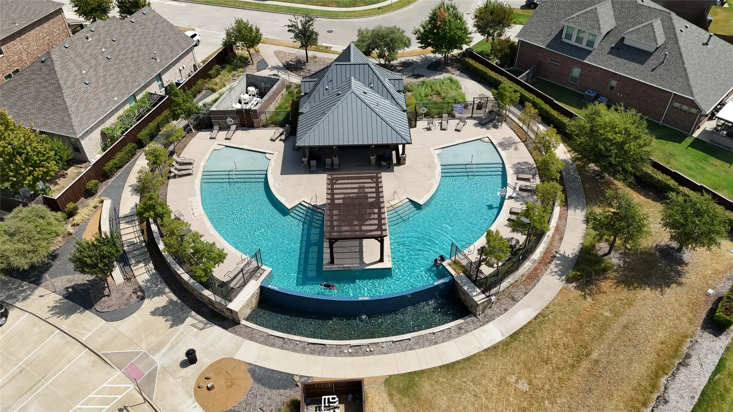 Single Family Residence For Sale in Collin County , 10716 Marble Falls Place, Mc Kinney, Texas 75071, 4 Bedroom, 4 Bathroom, 2 Garage spaces, 2,911 Sqft, built in 2016, mls#21375953, Real Estate Agent in Mc Kinney, Homes For Sale in Collin county, Homes For Sale in Mc Kinney, Realtor in Mc Kinney Texas, Real Estate Brokerage Independent Realty Texas, Luminita Cordes Realtor