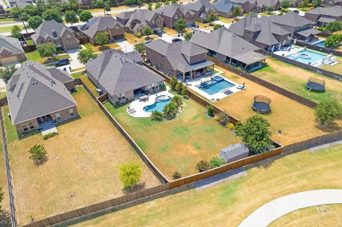 Single Family Residence For Sale in Collin County , 10716 Marble Falls Place, Mc Kinney, Texas 75071, 4 Bedroom, 4 Bathroom, 2 Garage spaces, 2,911 Sqft, built in 2016, mls#21375953, Real Estate Agent in Mc Kinney, Homes For Sale in Collin county, Homes For Sale in Mc Kinney, Realtor in Mc Kinney Texas, Real Estate Brokerage Independent Realty Texas, Luminita Cordes Realtor