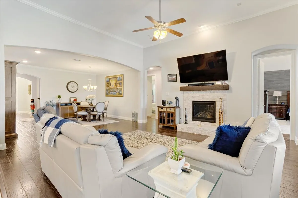Single Family Residence For Sale in Collin County , 10716 Marble Falls Place, Mc Kinney, Texas 75071, 4 Bedroom, 4 Bathroom, 2 Garage spaces, 2,911 Sqft, built in 2016, mls#21375953, Real Estate Agent in Mc Kinney, Homes For Sale in Collin county, Homes For Sale in Mc Kinney, Realtor in Mc Kinney Texas, Real Estate Brokerage Independent Realty Texas, Luminita Cordes Realtor