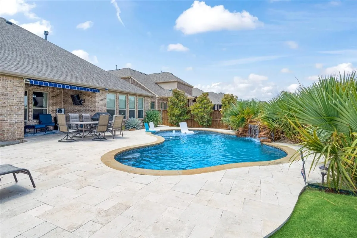 Single Family Residence For Sale in Collin County , 10716 Marble Falls Place, Mc Kinney, Texas 75071, 4 Bedroom, 4 Bathroom, 2 Garage spaces, 2,911 Sqft, built in 2016, mls#21375953, Real Estate Agent in Mc Kinney, Homes For Sale in Collin county, Homes For Sale in Mc Kinney, Realtor in Mc Kinney Texas, Real Estate Brokerage Independent Realty Texas, Luminita Cordes Realtor