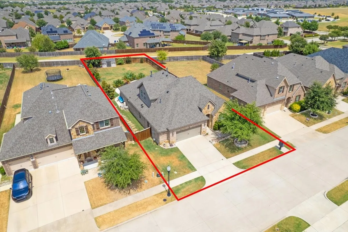 Single Family Residence For Sale in Collin County , 10716 Marble Falls Place, Mc Kinney, Texas 75071, 4 Bedroom, 4 Bathroom, 2 Garage spaces, 2,911 Sqft, built in 2016, mls#21375953, Real Estate Agent in Mc Kinney, Homes For Sale in Collin county, Homes For Sale in Mc Kinney, Realtor in Mc Kinney Texas, Real Estate Brokerage Independent Realty Texas, Luminita Cordes Realtor