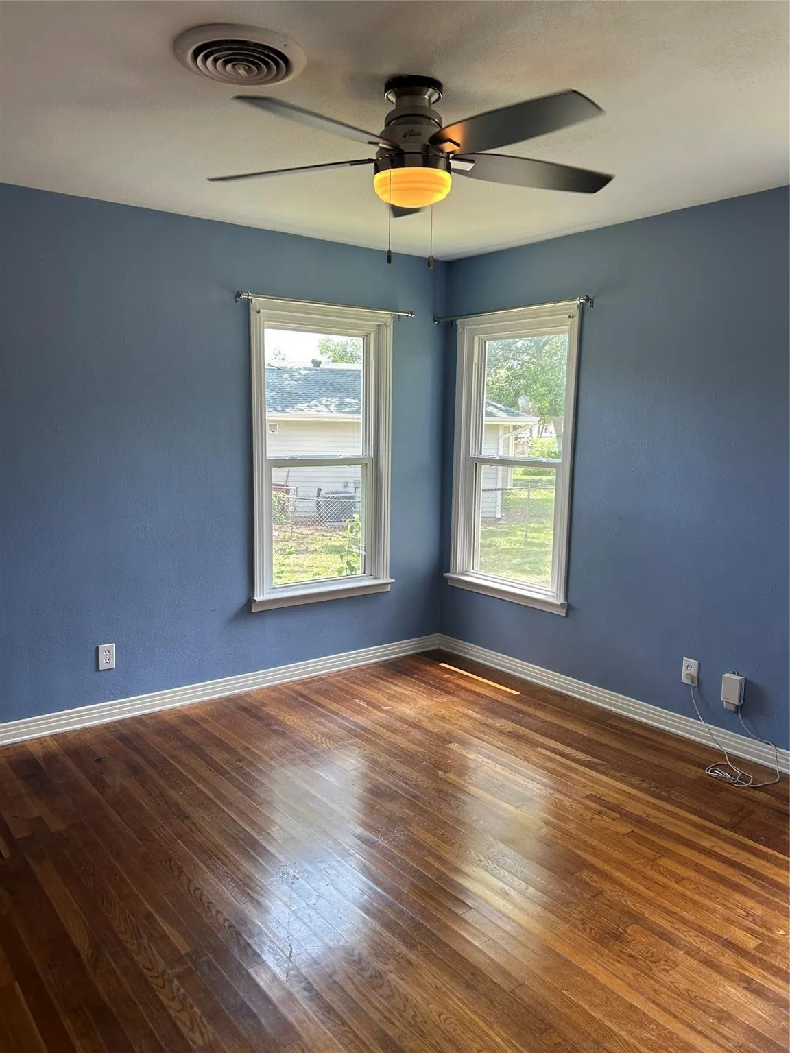 Single Family Residence For Rent in Dallas County , 1202 Overhill Drive, Garland, Texas 75041, 3 Bedroom, 1 Bathroom, 1 Garage spaces, 832 Sqft, built in 1957, mls#21375962, Real Estate Agent in Garland, Homes For Rent in Dallas county, Homes For Rent in Garland, Realtor in Garland Texas, Real Estate Brokerage Independent Realty Texas, Luminita Cordes Realtor