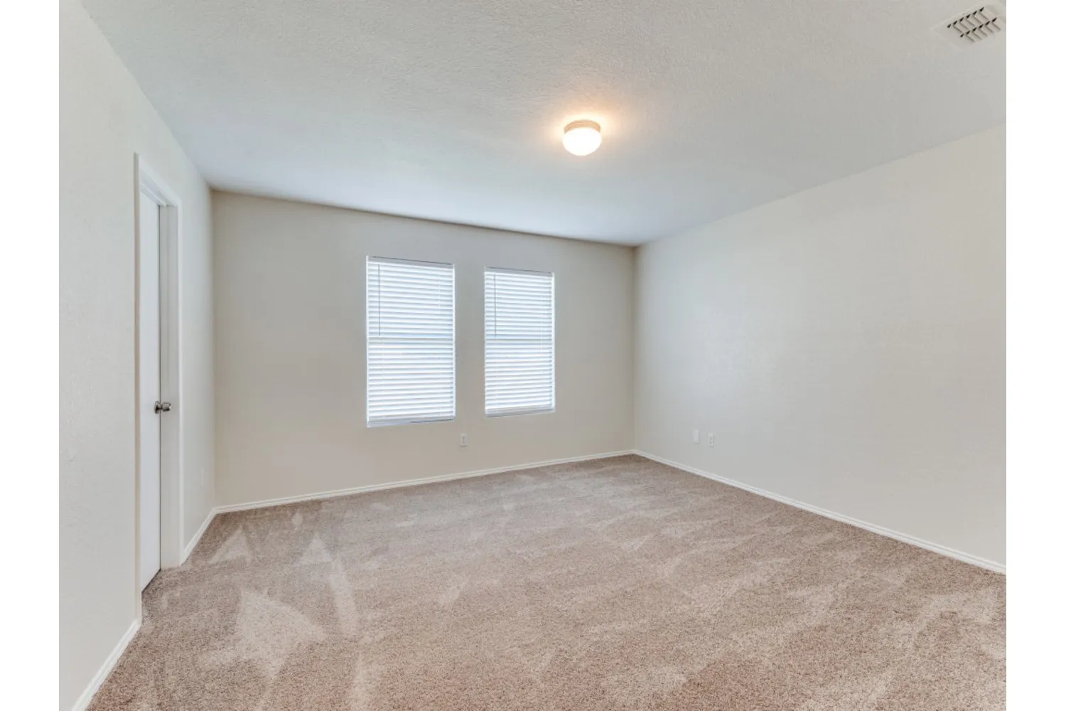 Single Family Residence For Rent in Tarrant County , 1609 Castle Ridge Road, Fort Worth, Texas 76140, 4 Bedroom, 2 Bathroom, 2 Garage spaces, 1,764 Sqft, built in 2006, mls#21375973, Real Estate Agent in Fort Worth, Homes For Rent in Tarrant county, Homes For Rent in Fort Worth, Realtor in Fort Worth Texas, Real Estate Brokerage Independent Realty Texas, Luminita Cordes Realtor