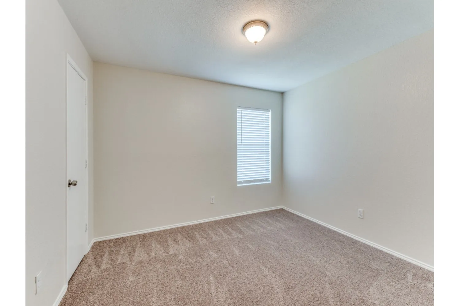 Single Family Residence For Rent in Tarrant County , 1609 Castle Ridge Road, Fort Worth, Texas 76140, 4 Bedroom, 2 Bathroom, 2 Garage spaces, 1,764 Sqft, built in 2006, mls#21375973, Real Estate Agent in Fort Worth, Homes For Rent in Tarrant county, Homes For Rent in Fort Worth, Realtor in Fort Worth Texas, Real Estate Brokerage Independent Realty Texas, Luminita Cordes Realtor