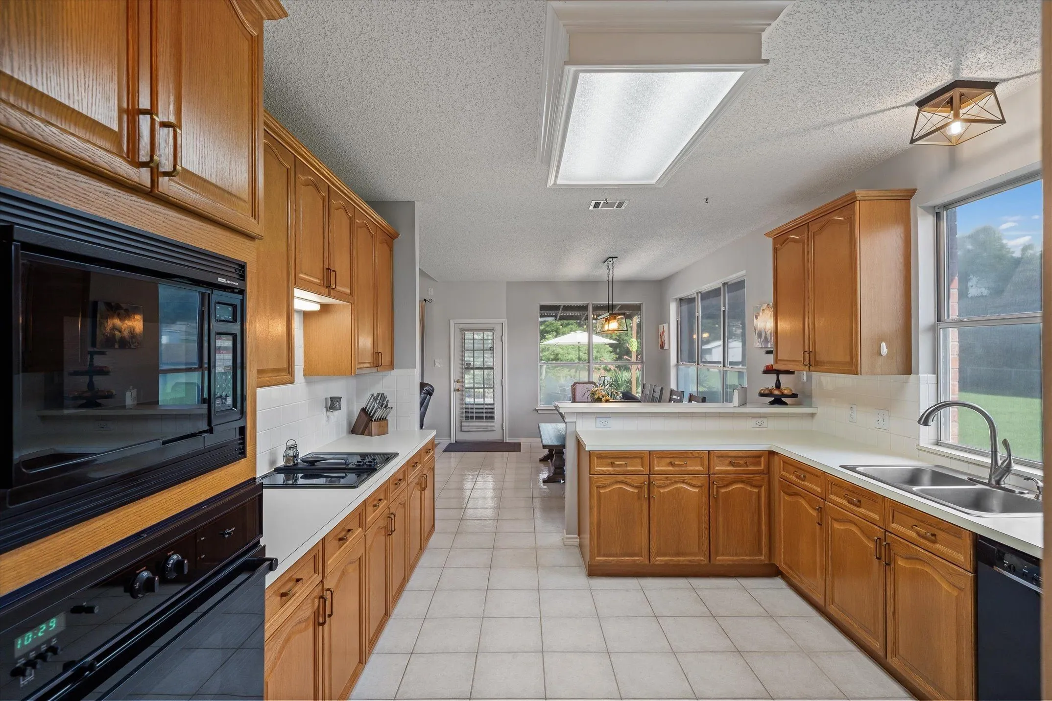 Single Family Residence For Sale in Dallas County , 2113 Blackfoot Trail, Mesquite, Texas 75149, 4 Bedroom, 3 Bathroom, 2 Garage spaces, 2,925 Sqft, built in 1992, mls#21375351, Real Estate Agent in Mesquite, Homes For Sale in Dallas county, Homes For Sale in Mesquite, Realtor in Mesquite Texas, Real Estate Brokerage Independent Realty Texas, Luminita Cordes Realtor