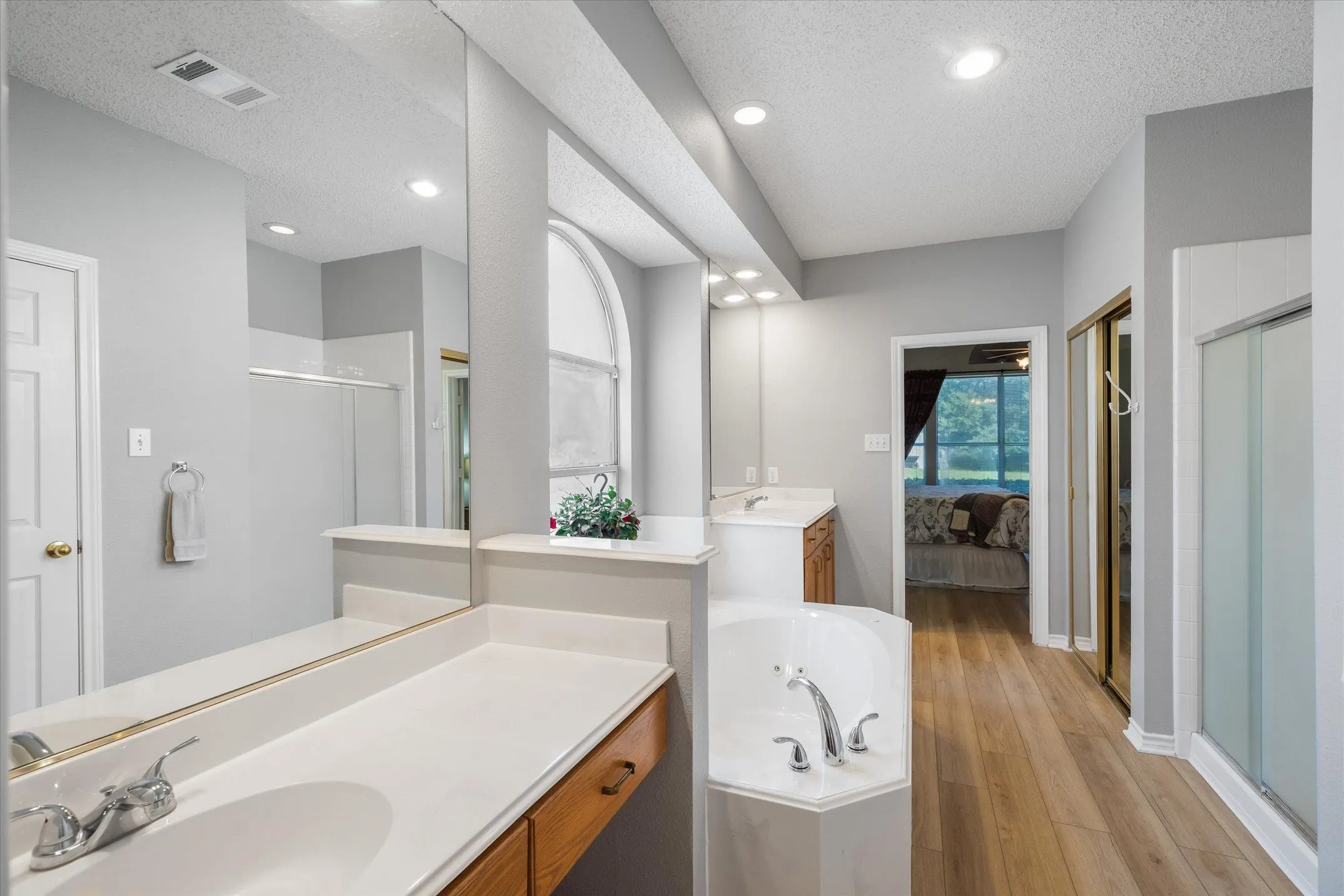 Single Family Residence For Sale in Dallas County , 2113 Blackfoot Trail, Mesquite, Texas 75149, 4 Bedroom, 3 Bathroom, 2 Garage spaces, 2,925 Sqft, built in 1992, mls#21375351, Real Estate Agent in Mesquite, Homes For Sale in Dallas county, Homes For Sale in Mesquite, Realtor in Mesquite Texas, Real Estate Brokerage Independent Realty Texas, Luminita Cordes Realtor