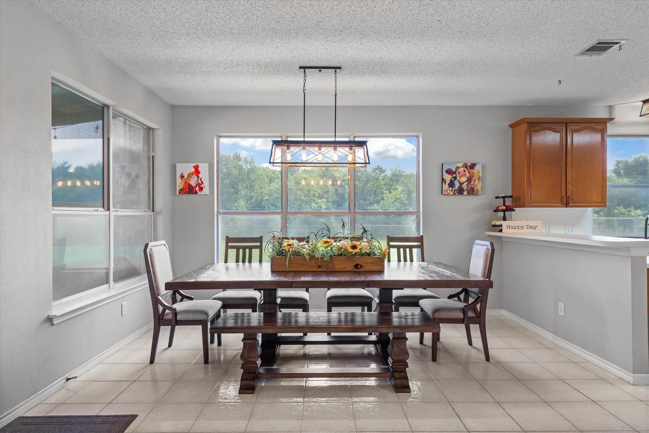 Single Family Residence For Sale in Dallas County , 2113 Blackfoot Trail, Mesquite, Texas 75149, 4 Bedroom, 3 Bathroom, 2 Garage spaces, 2,925 Sqft, built in 1992, mls#21375351, Real Estate Agent in Mesquite, Homes For Sale in Dallas county, Homes For Sale in Mesquite, Realtor in Mesquite Texas, Real Estate Brokerage Independent Realty Texas, Luminita Cordes Realtor