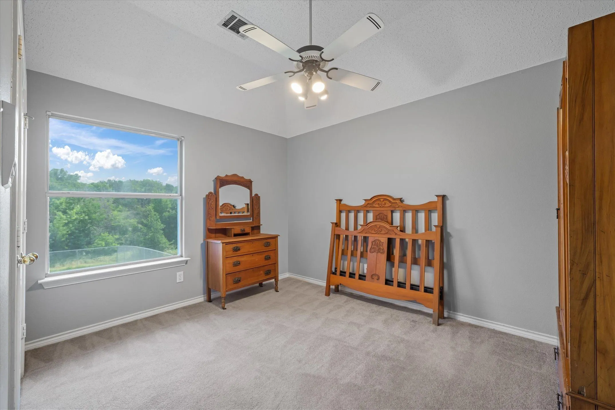 Single Family Residence For Sale in Dallas County , 2113 Blackfoot Trail, Mesquite, Texas 75149, 4 Bedroom, 3 Bathroom, 2 Garage spaces, 2,925 Sqft, built in 1992, mls#21375351, Real Estate Agent in Mesquite, Homes For Sale in Dallas county, Homes For Sale in Mesquite, Realtor in Mesquite Texas, Real Estate Brokerage Independent Realty Texas, Luminita Cordes Realtor