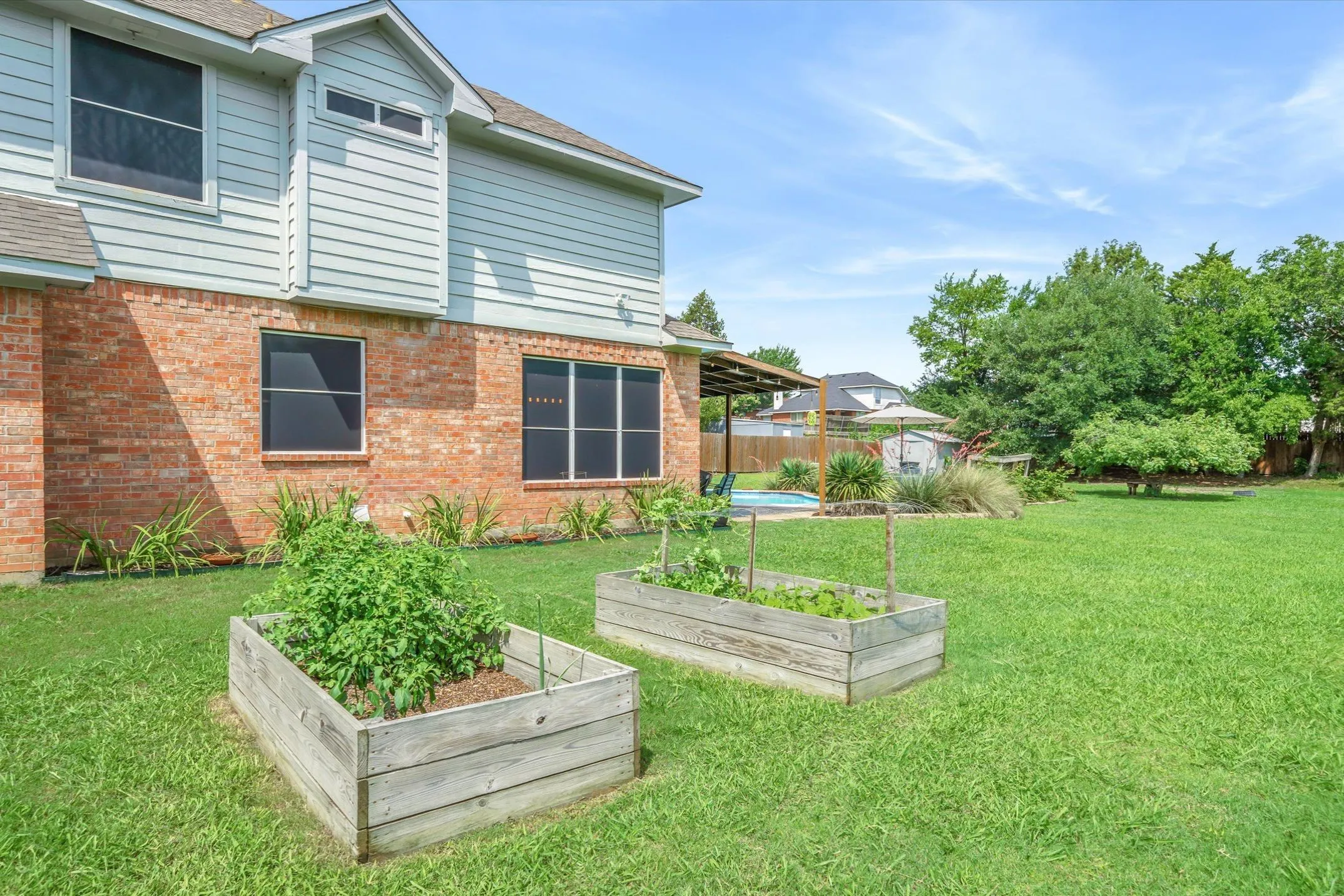 Single Family Residence For Sale in Dallas County , 2113 Blackfoot Trail, Mesquite, Texas 75149, 4 Bedroom, 3 Bathroom, 2 Garage spaces, 2,925 Sqft, built in 1992, mls#21375351, Real Estate Agent in Mesquite, Homes For Sale in Dallas county, Homes For Sale in Mesquite, Realtor in Mesquite Texas, Real Estate Brokerage Independent Realty Texas, Luminita Cordes Realtor