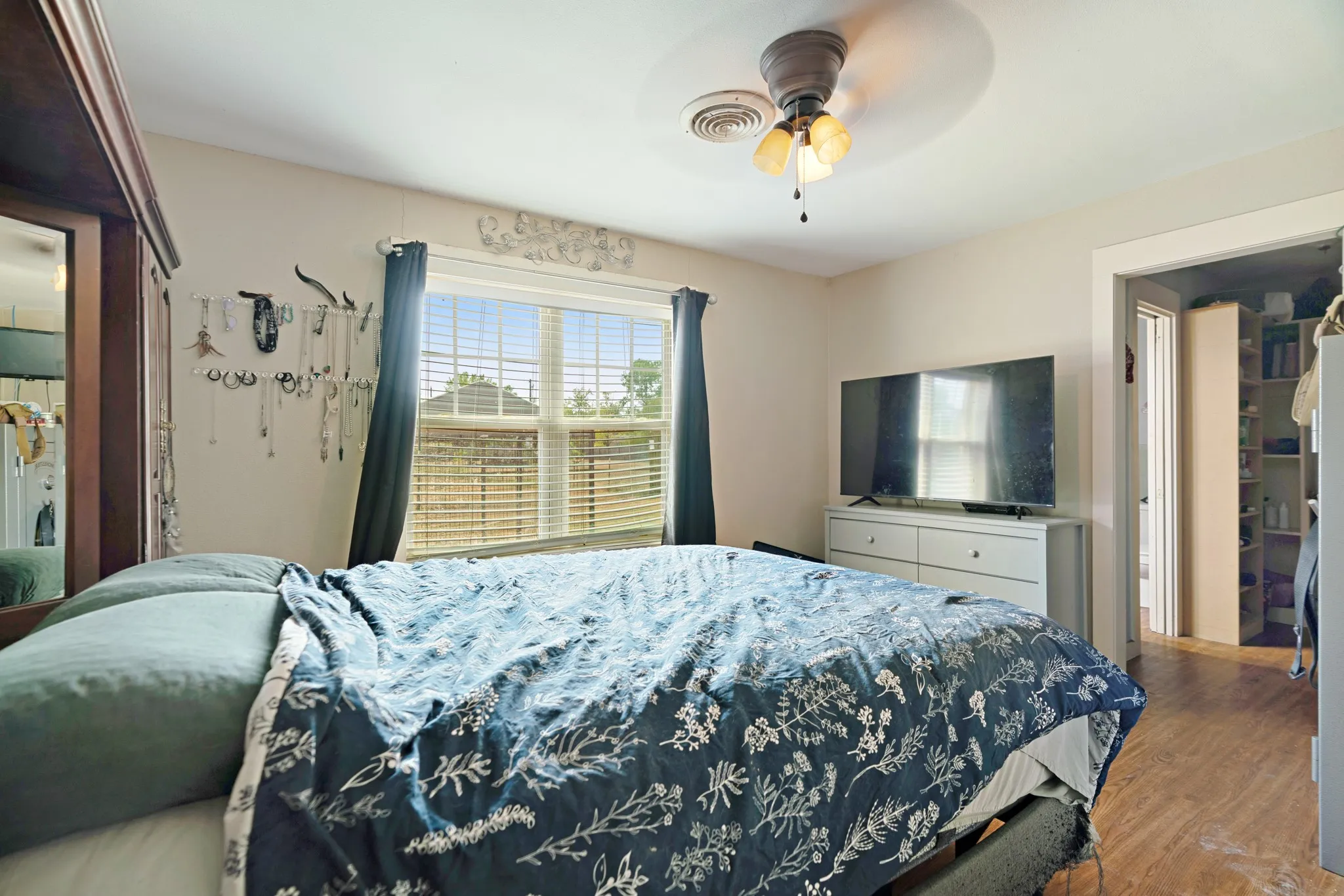Single Family Residence For Sale in Titus County , 107 Short Street, Talco, Texas 75487, 3 Bedroom, 2 Bathroom, 1 Garage spaces, 1,644 Sqft, built in 1962, mls#21376001, Real Estate Agent in Talco, Homes For Sale in Titus county, Homes For Sale in Talco, Realtor in Talco Texas, Real Estate Brokerage Independent Realty Texas, Luminita Cordes Realtor
