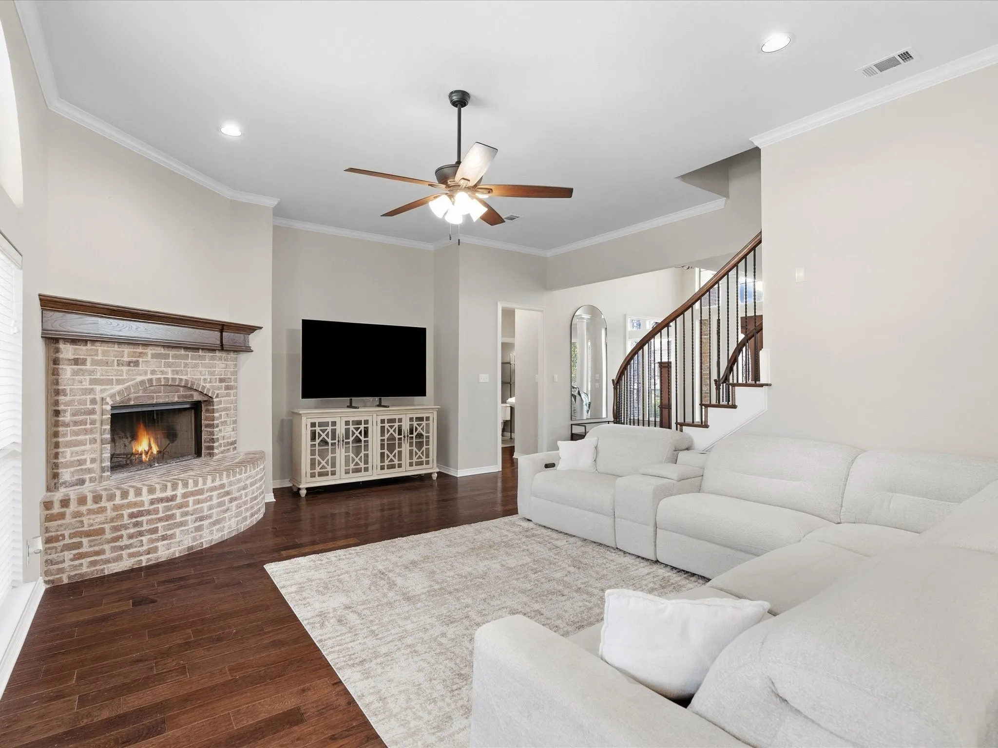 Single Family Residence For Sale in Ellis County , 8630 Glenloch Drive, Red Oak, Texas 75154, 4 Bedroom, 5 Bathroom, 3 Garage spaces, 3,734 Sqft, built in 2003, mls#21359860, Real Estate Agent in Red Oak, Homes For Sale in Ellis county, Homes For Sale in Red Oak, Realtor in Red Oak Texas, Real Estate Brokerage Independent Realty Texas, Luminita Cordes Realtor