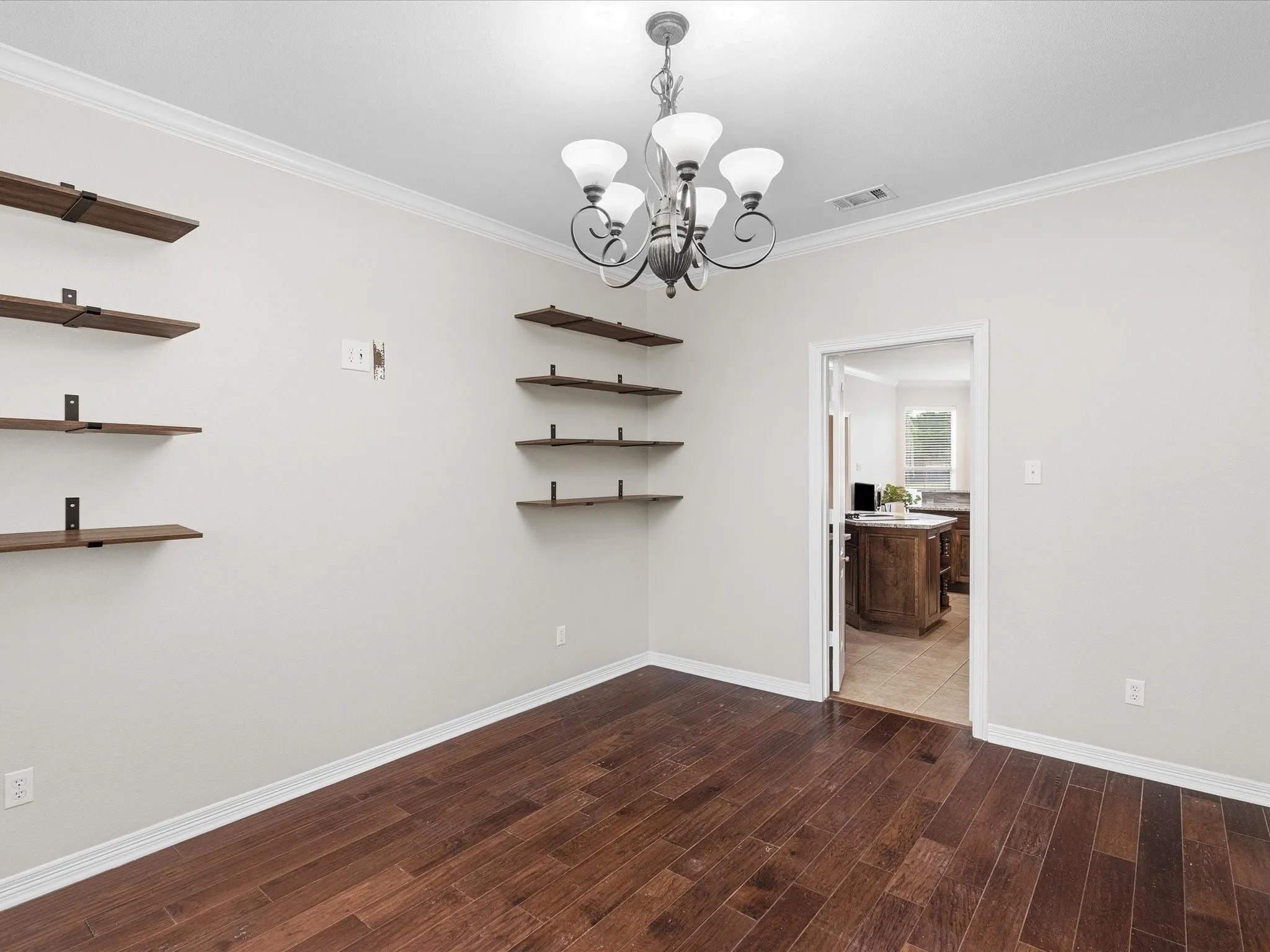 Single Family Residence For Sale in Ellis County , 8630 Glenloch Drive, Red Oak, Texas 75154, 4 Bedroom, 5 Bathroom, 3 Garage spaces, 3,734 Sqft, built in 2003, mls#21359860, Real Estate Agent in Red Oak, Homes For Sale in Ellis county, Homes For Sale in Red Oak, Realtor in Red Oak Texas, Real Estate Brokerage Independent Realty Texas, Luminita Cordes Realtor