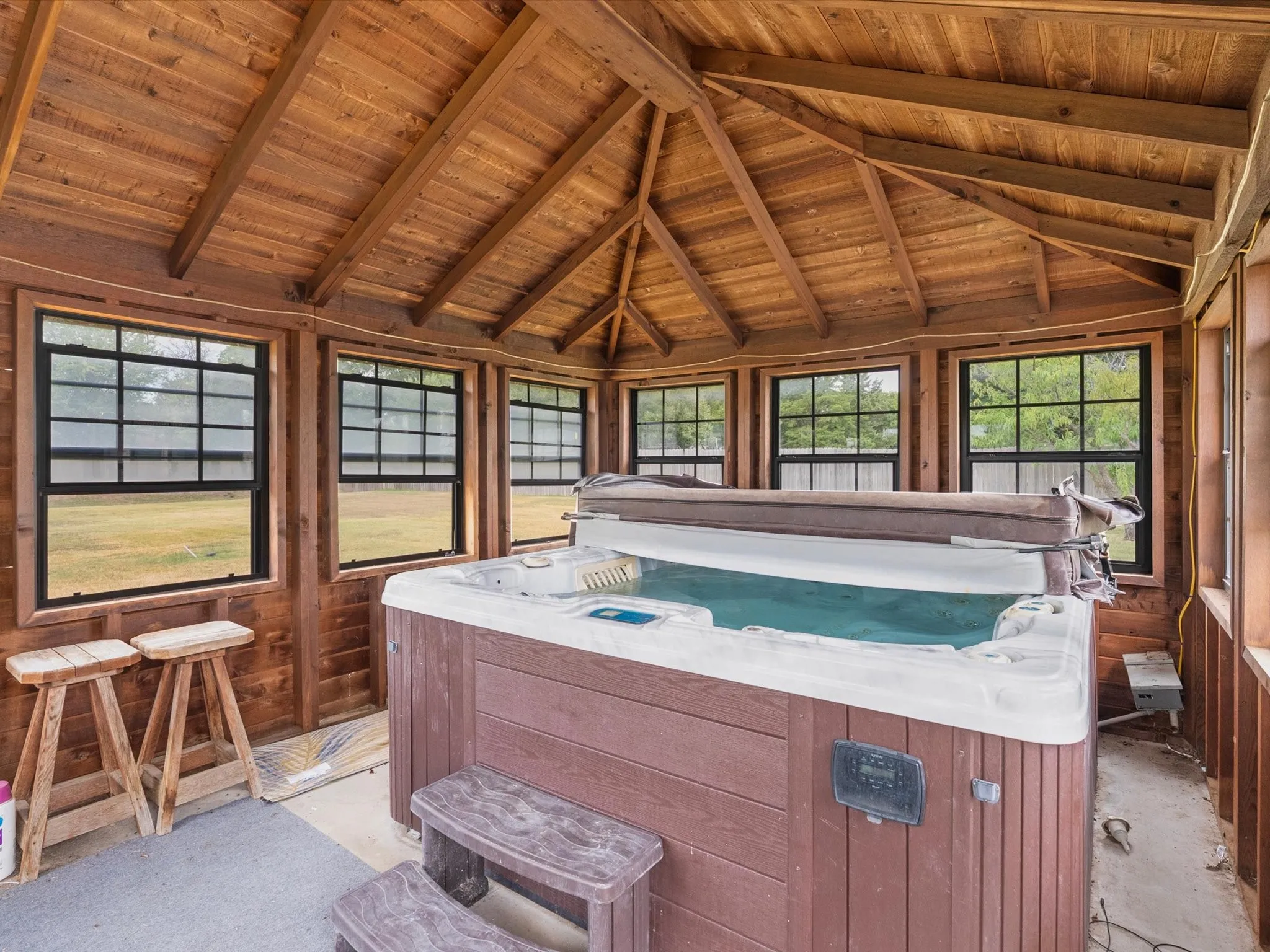 Single Family Residence For Sale in Ellis County , 8630 Glenloch Drive, Red Oak, Texas 75154, 4 Bedroom, 5 Bathroom, 3 Garage spaces, 3,734 Sqft, built in 2003, mls#21359860, Real Estate Agent in Red Oak, Homes For Sale in Ellis county, Homes For Sale in Red Oak, Realtor in Red Oak Texas, Real Estate Brokerage Independent Realty Texas, Luminita Cordes Realtor