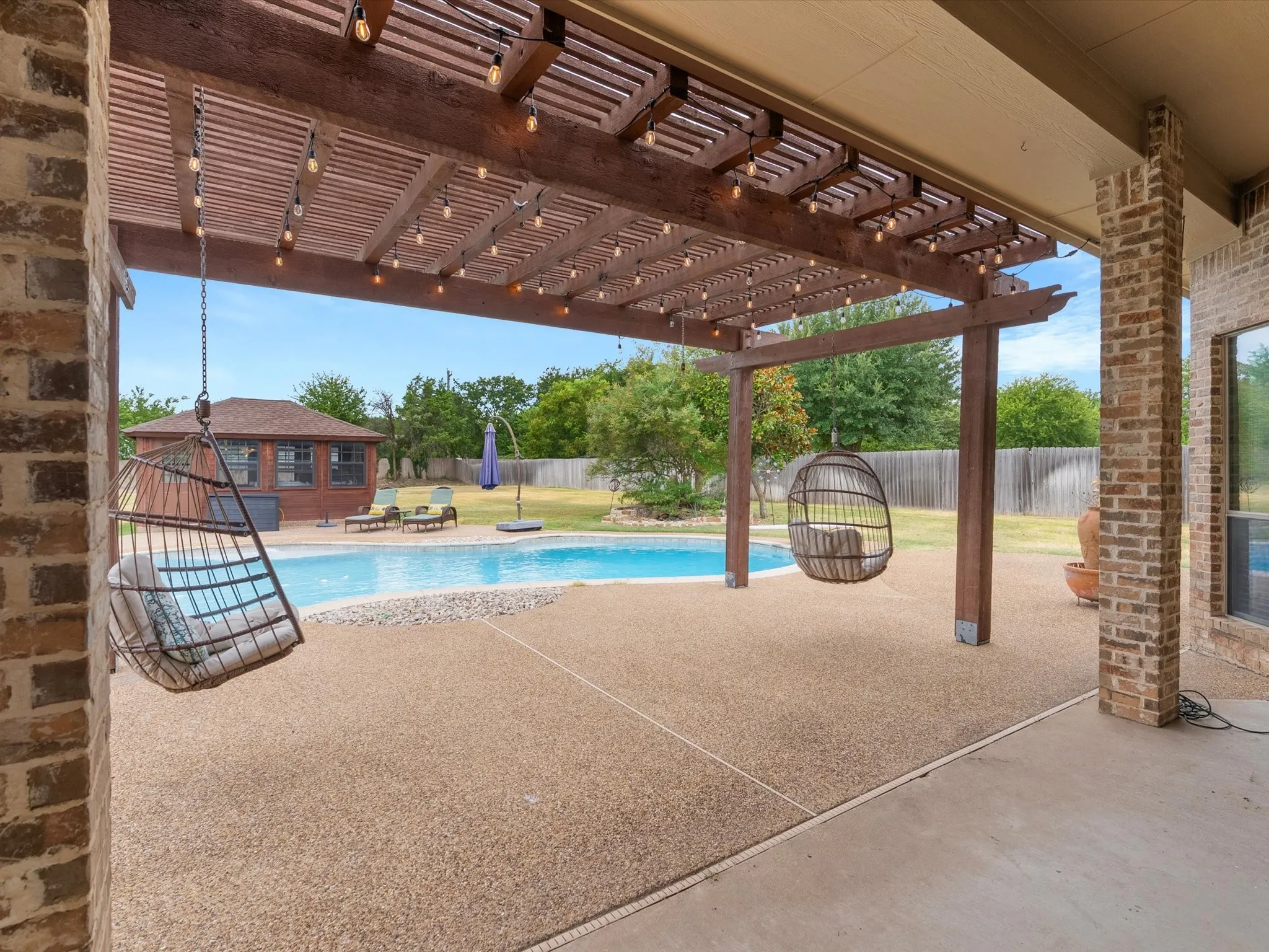Single Family Residence For Sale in Ellis County , 8630 Glenloch Drive, Red Oak, Texas 75154, 4 Bedroom, 5 Bathroom, 3 Garage spaces, 3,734 Sqft, built in 2003, mls#21359860, Real Estate Agent in Red Oak, Homes For Sale in Ellis county, Homes For Sale in Red Oak, Realtor in Red Oak Texas, Real Estate Brokerage Independent Realty Texas, Luminita Cordes Realtor