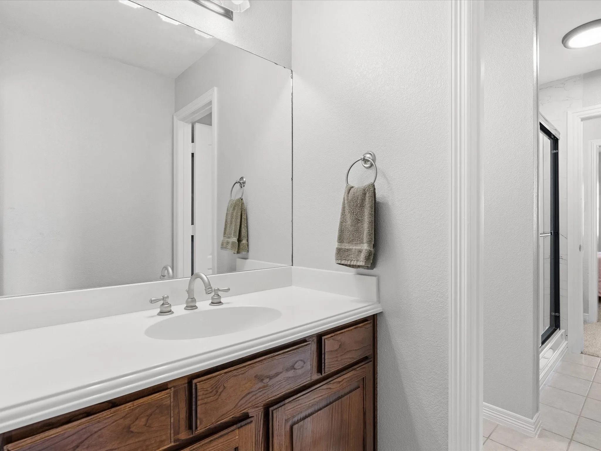 Single Family Residence For Sale in Ellis County , 8630 Glenloch Drive, Red Oak, Texas 75154, 4 Bedroom, 5 Bathroom, 3 Garage spaces, 3,734 Sqft, built in 2003, mls#21359860, Real Estate Agent in Red Oak, Homes For Sale in Ellis county, Homes For Sale in Red Oak, Realtor in Red Oak Texas, Real Estate Brokerage Independent Realty Texas, Luminita Cordes Realtor