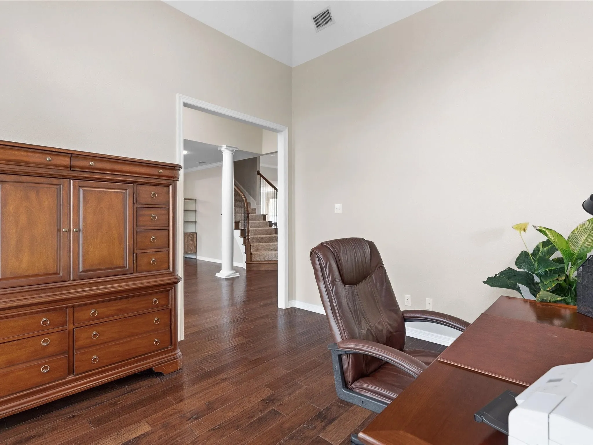 Single Family Residence For Sale in Ellis County , 8630 Glenloch Drive, Red Oak, Texas 75154, 4 Bedroom, 5 Bathroom, 3 Garage spaces, 3,734 Sqft, built in 2003, mls#21359860, Real Estate Agent in Red Oak, Homes For Sale in Ellis county, Homes For Sale in Red Oak, Realtor in Red Oak Texas, Real Estate Brokerage Independent Realty Texas, Luminita Cordes Realtor
