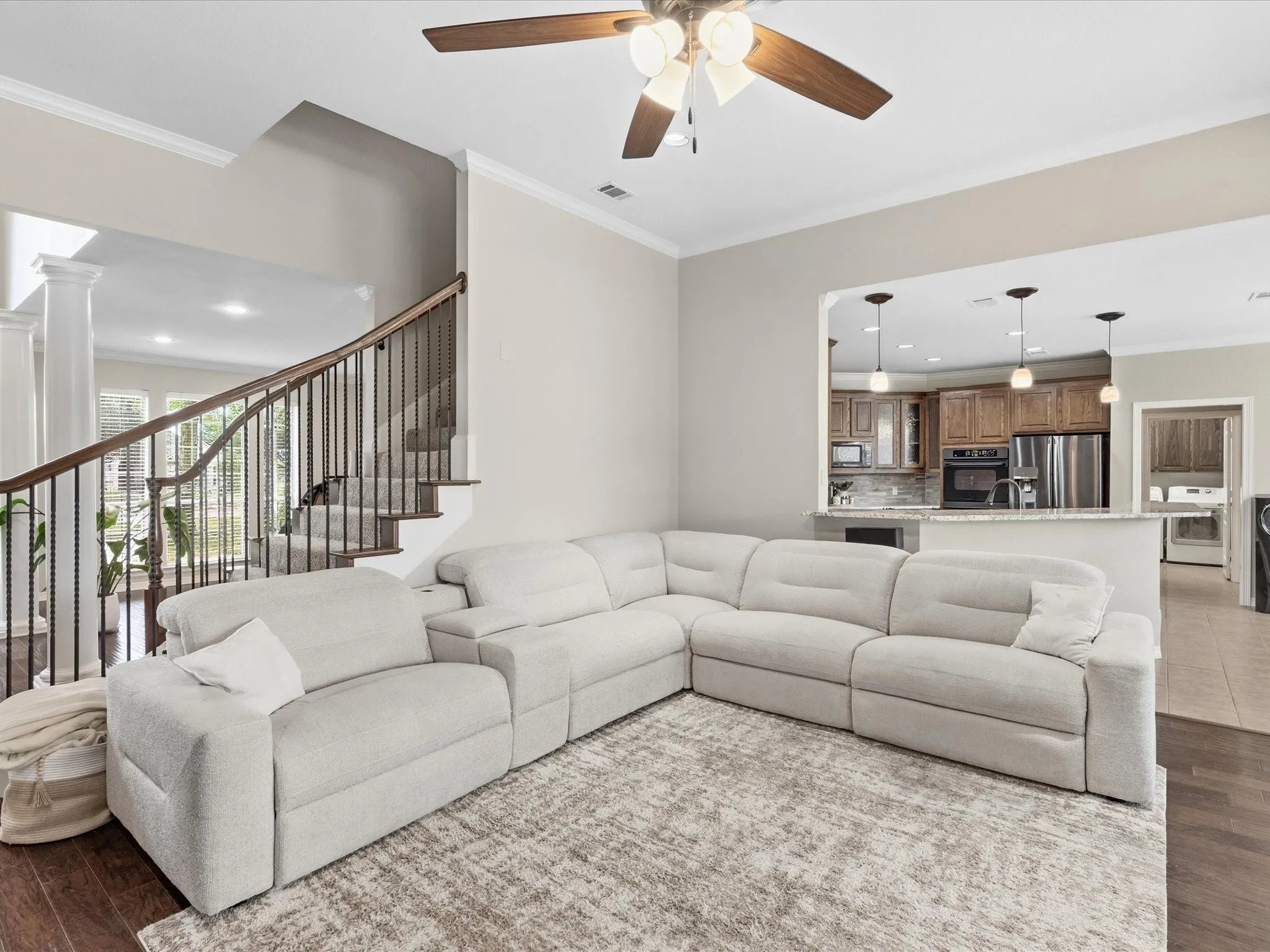 Single Family Residence For Sale in Ellis County , 8630 Glenloch Drive, Red Oak, Texas 75154, 4 Bedroom, 5 Bathroom, 3 Garage spaces, 3,734 Sqft, built in 2003, mls#21359860, Real Estate Agent in Red Oak, Homes For Sale in Ellis county, Homes For Sale in Red Oak, Realtor in Red Oak Texas, Real Estate Brokerage Independent Realty Texas, Luminita Cordes Realtor