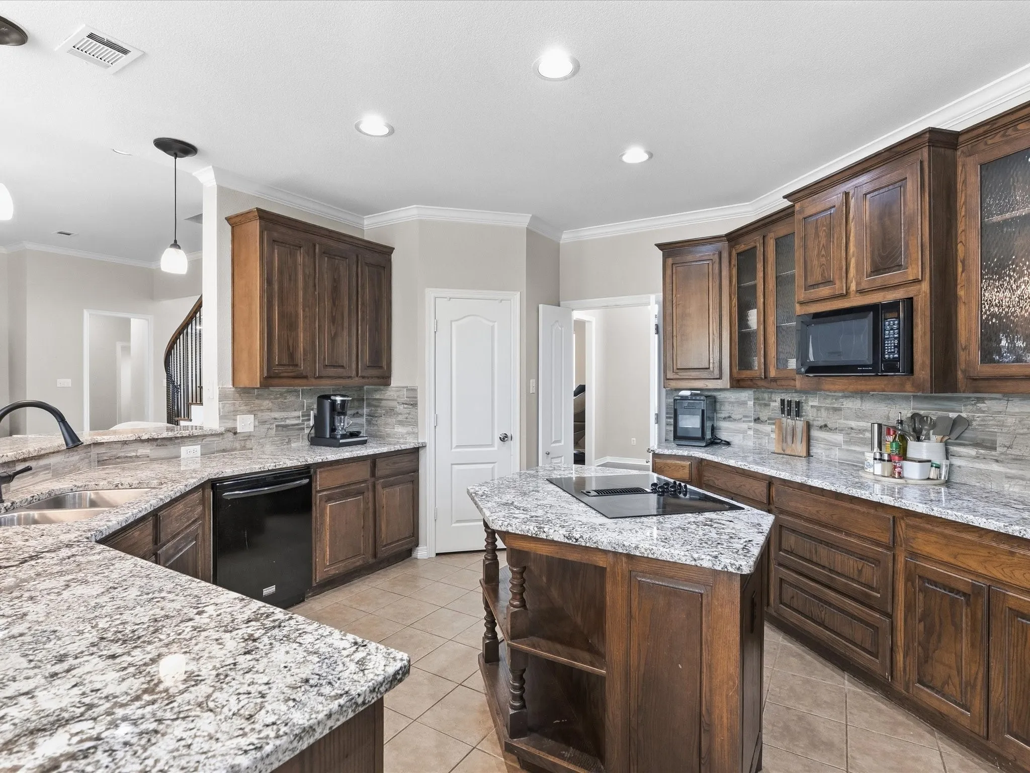 Single Family Residence For Sale in Ellis County , 8630 Glenloch Drive, Red Oak, Texas 75154, 4 Bedroom, 5 Bathroom, 3 Garage spaces, 3,734 Sqft, built in 2003, mls#21359860, Real Estate Agent in Red Oak, Homes For Sale in Ellis county, Homes For Sale in Red Oak, Realtor in Red Oak Texas, Real Estate Brokerage Independent Realty Texas, Luminita Cordes Realtor