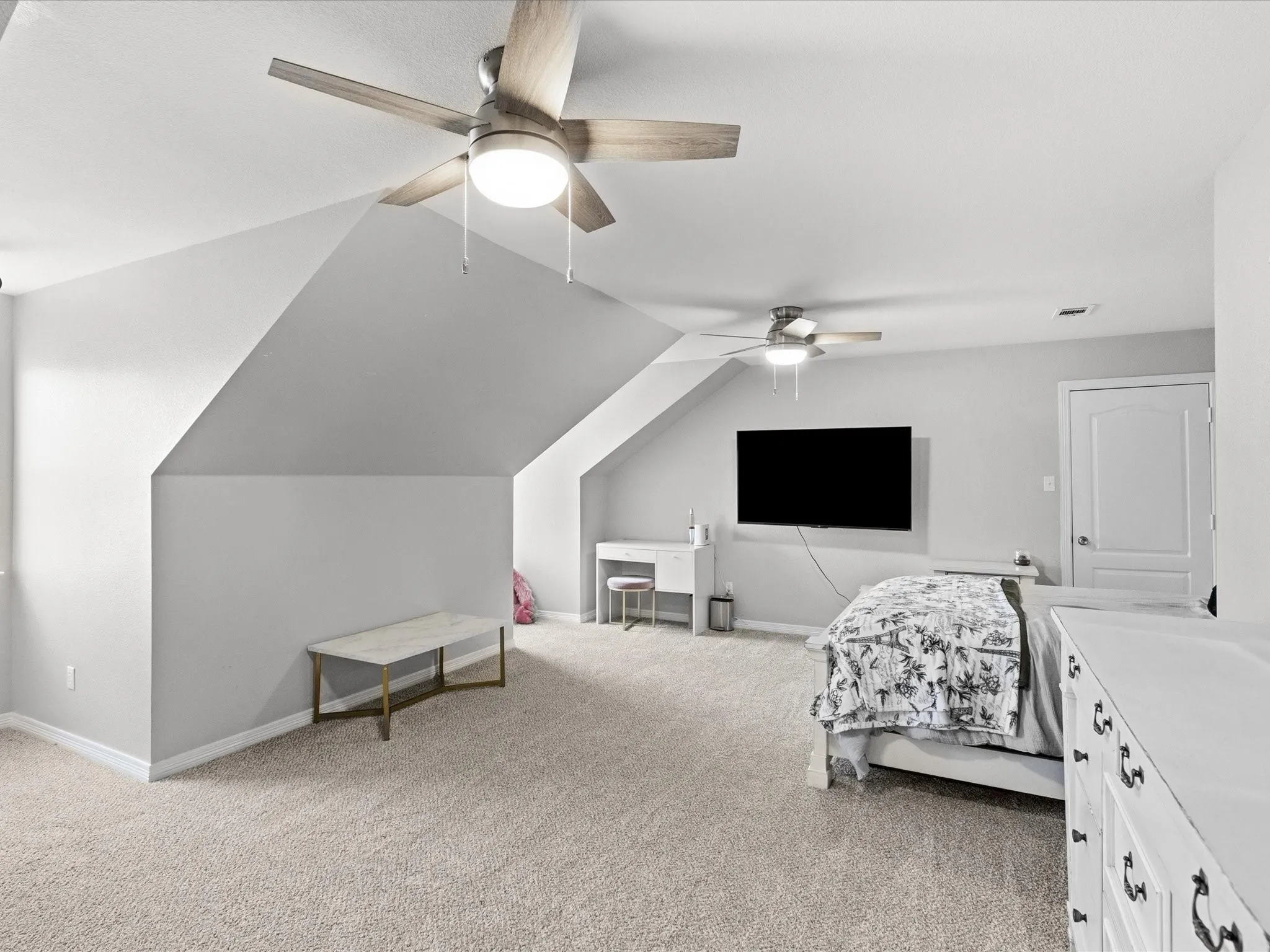 Single Family Residence For Sale in Ellis County , 8630 Glenloch Drive, Red Oak, Texas 75154, 4 Bedroom, 5 Bathroom, 3 Garage spaces, 3,734 Sqft, built in 2003, mls#21359860, Real Estate Agent in Red Oak, Homes For Sale in Ellis county, Homes For Sale in Red Oak, Realtor in Red Oak Texas, Real Estate Brokerage Independent Realty Texas, Luminita Cordes Realtor
