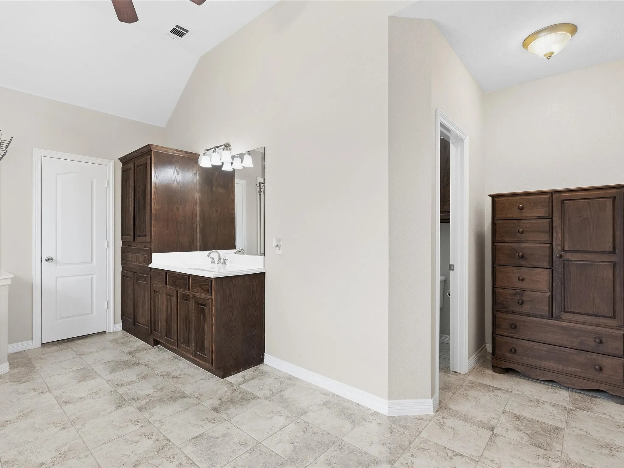 Single Family Residence For Sale in Ellis County , 8630 Glenloch Drive, Red Oak, Texas 75154, 4 Bedroom, 5 Bathroom, 3 Garage spaces, 3,734 Sqft, built in 2003, mls#21359860, Real Estate Agent in Red Oak, Homes For Sale in Ellis county, Homes For Sale in Red Oak, Realtor in Red Oak Texas, Real Estate Brokerage Independent Realty Texas, Luminita Cordes Realtor