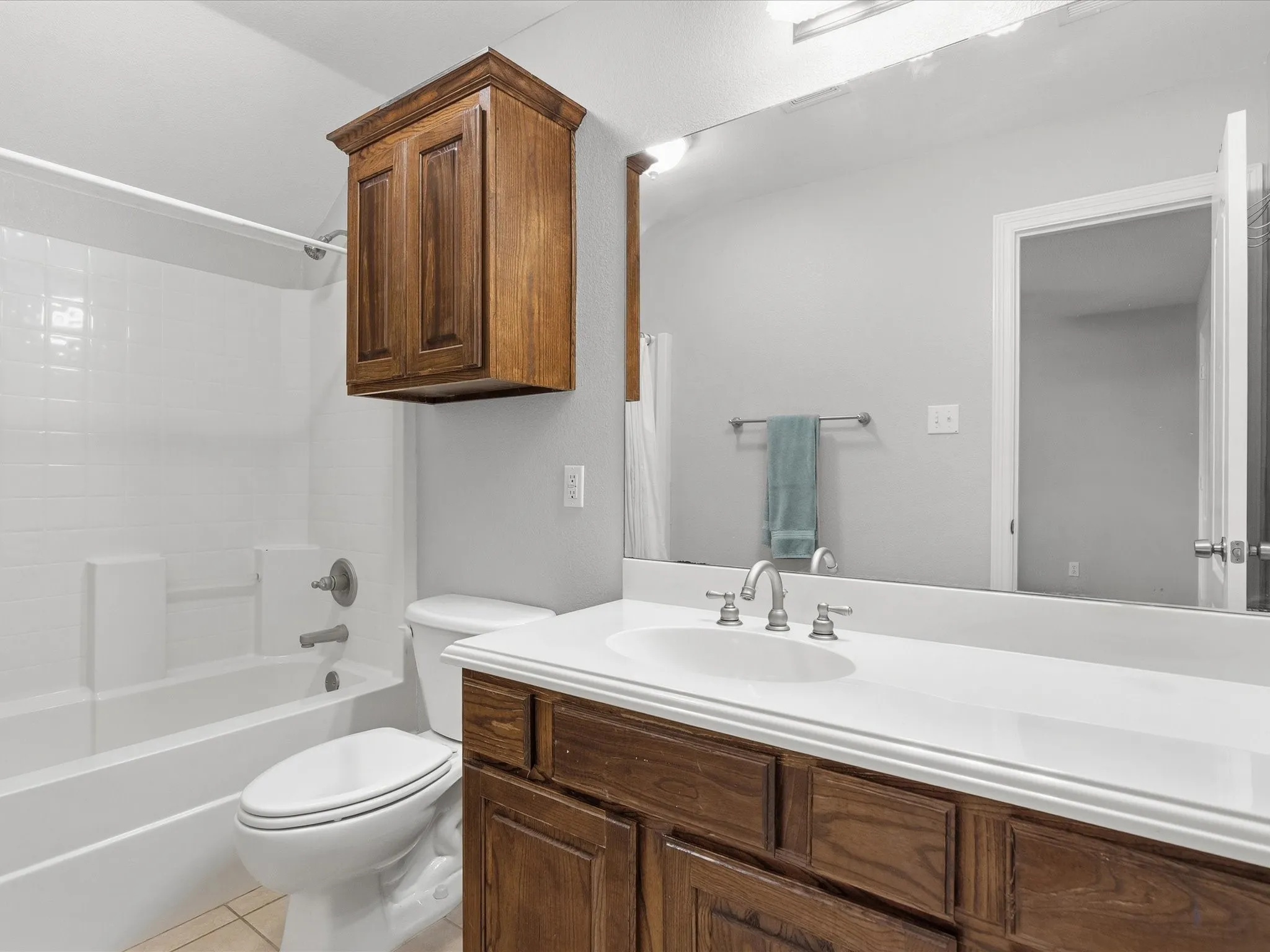 Single Family Residence For Sale in Ellis County , 8630 Glenloch Drive, Red Oak, Texas 75154, 4 Bedroom, 5 Bathroom, 3 Garage spaces, 3,734 Sqft, built in 2003, mls#21359860, Real Estate Agent in Red Oak, Homes For Sale in Ellis county, Homes For Sale in Red Oak, Realtor in Red Oak Texas, Real Estate Brokerage Independent Realty Texas, Luminita Cordes Realtor