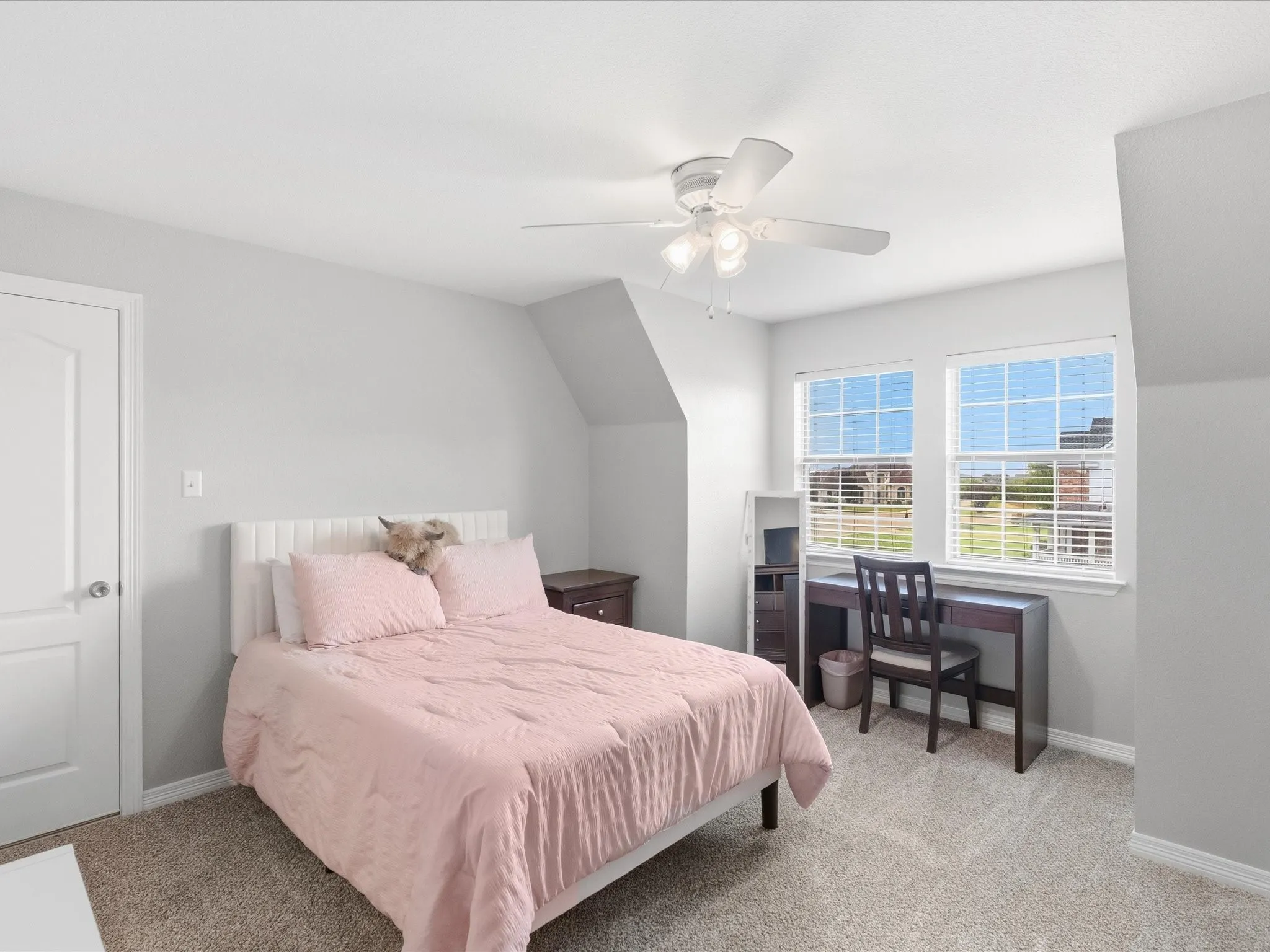 Single Family Residence For Sale in Ellis County , 8630 Glenloch Drive, Red Oak, Texas 75154, 4 Bedroom, 5 Bathroom, 3 Garage spaces, 3,734 Sqft, built in 2003, mls#21359860, Real Estate Agent in Red Oak, Homes For Sale in Ellis county, Homes For Sale in Red Oak, Realtor in Red Oak Texas, Real Estate Brokerage Independent Realty Texas, Luminita Cordes Realtor