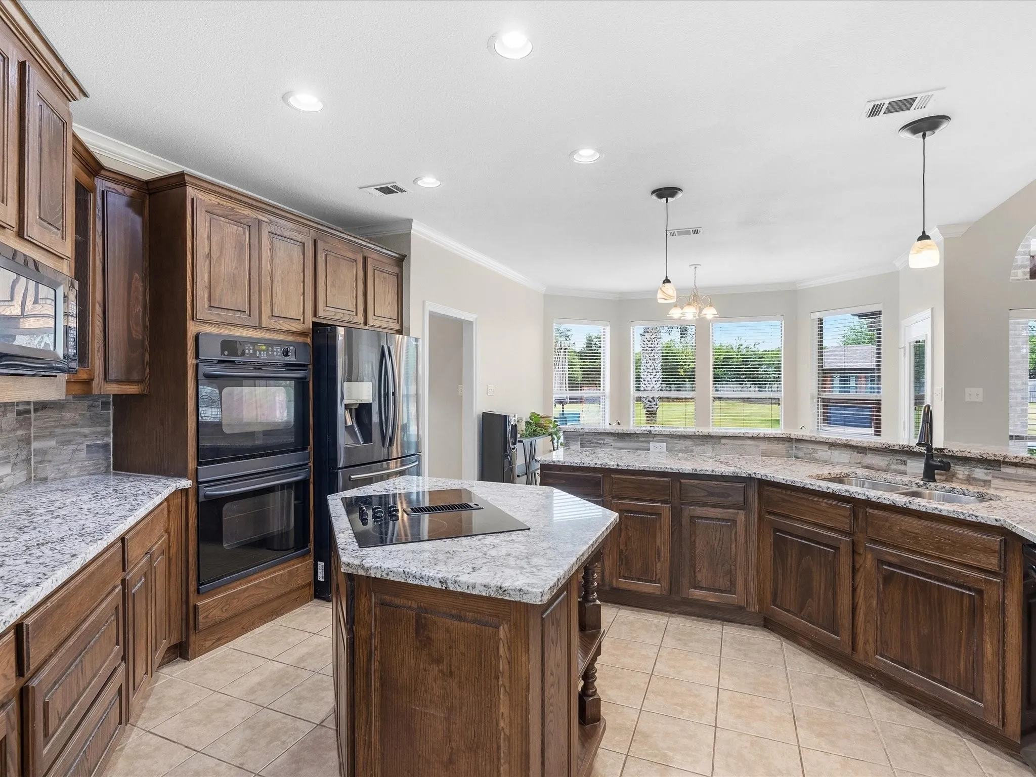 Single Family Residence For Sale in Ellis County , 8630 Glenloch Drive, Red Oak, Texas 75154, 4 Bedroom, 5 Bathroom, 3 Garage spaces, 3,734 Sqft, built in 2003, mls#21359860, Real Estate Agent in Red Oak, Homes For Sale in Ellis county, Homes For Sale in Red Oak, Realtor in Red Oak Texas, Real Estate Brokerage Independent Realty Texas, Luminita Cordes Realtor
