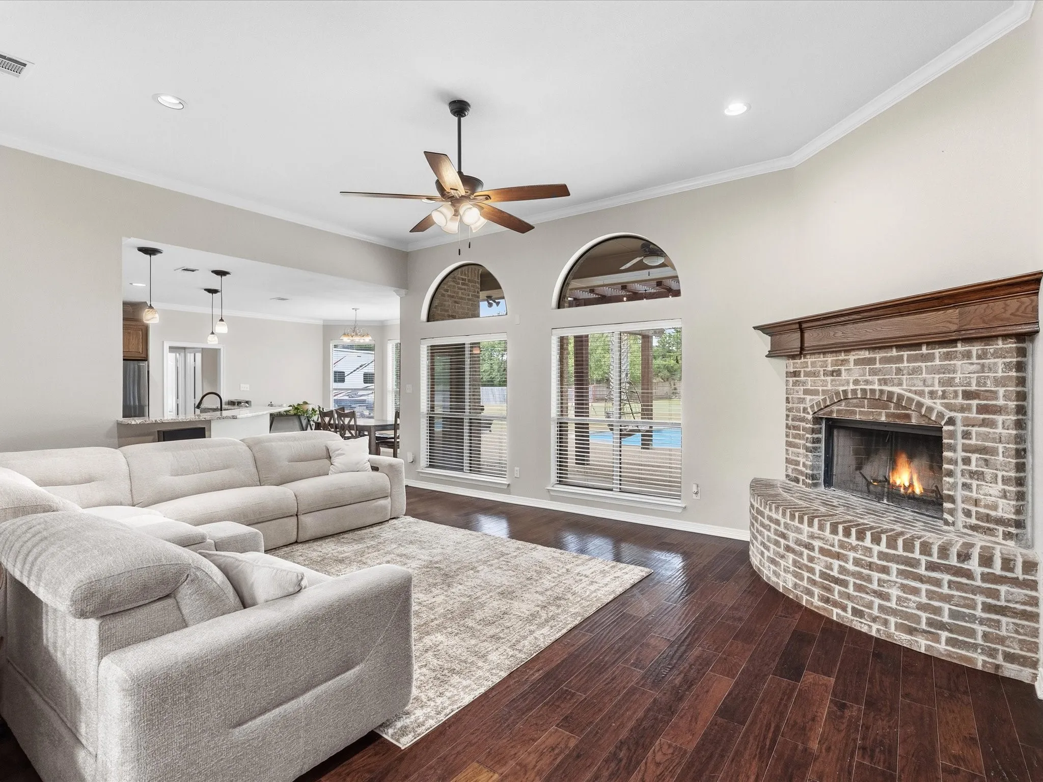 Single Family Residence For Sale in Ellis County , 8630 Glenloch Drive, Red Oak, Texas 75154, 4 Bedroom, 5 Bathroom, 3 Garage spaces, 3,734 Sqft, built in 2003, mls#21359860, Real Estate Agent in Red Oak, Homes For Sale in Ellis county, Homes For Sale in Red Oak, Realtor in Red Oak Texas, Real Estate Brokerage Independent Realty Texas, Luminita Cordes Realtor