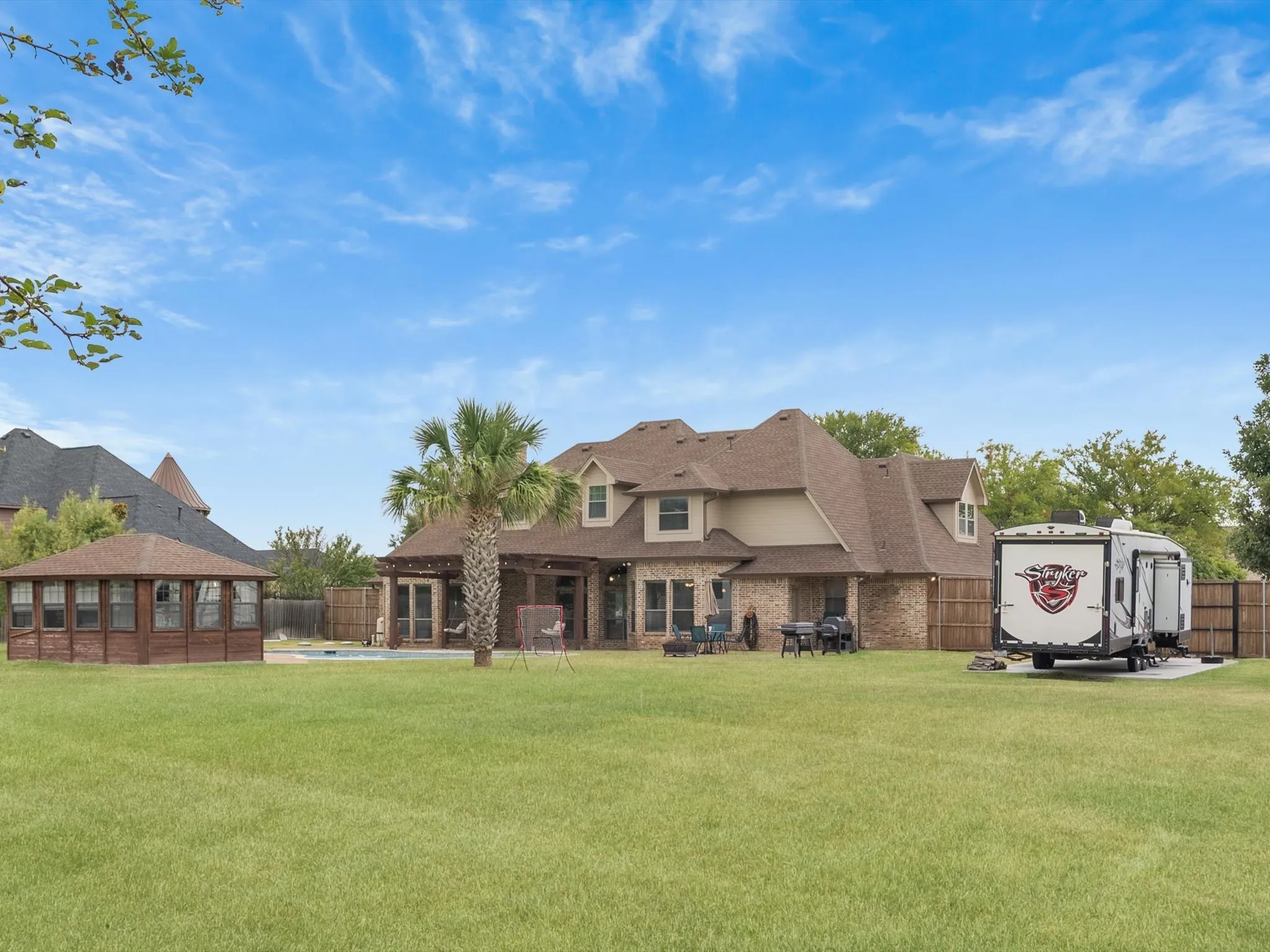 Single Family Residence For Sale in Ellis County , 8630 Glenloch Drive, Red Oak, Texas 75154, 4 Bedroom, 5 Bathroom, 3 Garage spaces, 3,734 Sqft, built in 2003, mls#21359860, Real Estate Agent in Red Oak, Homes For Sale in Ellis county, Homes For Sale in Red Oak, Realtor in Red Oak Texas, Real Estate Brokerage Independent Realty Texas, Luminita Cordes Realtor
