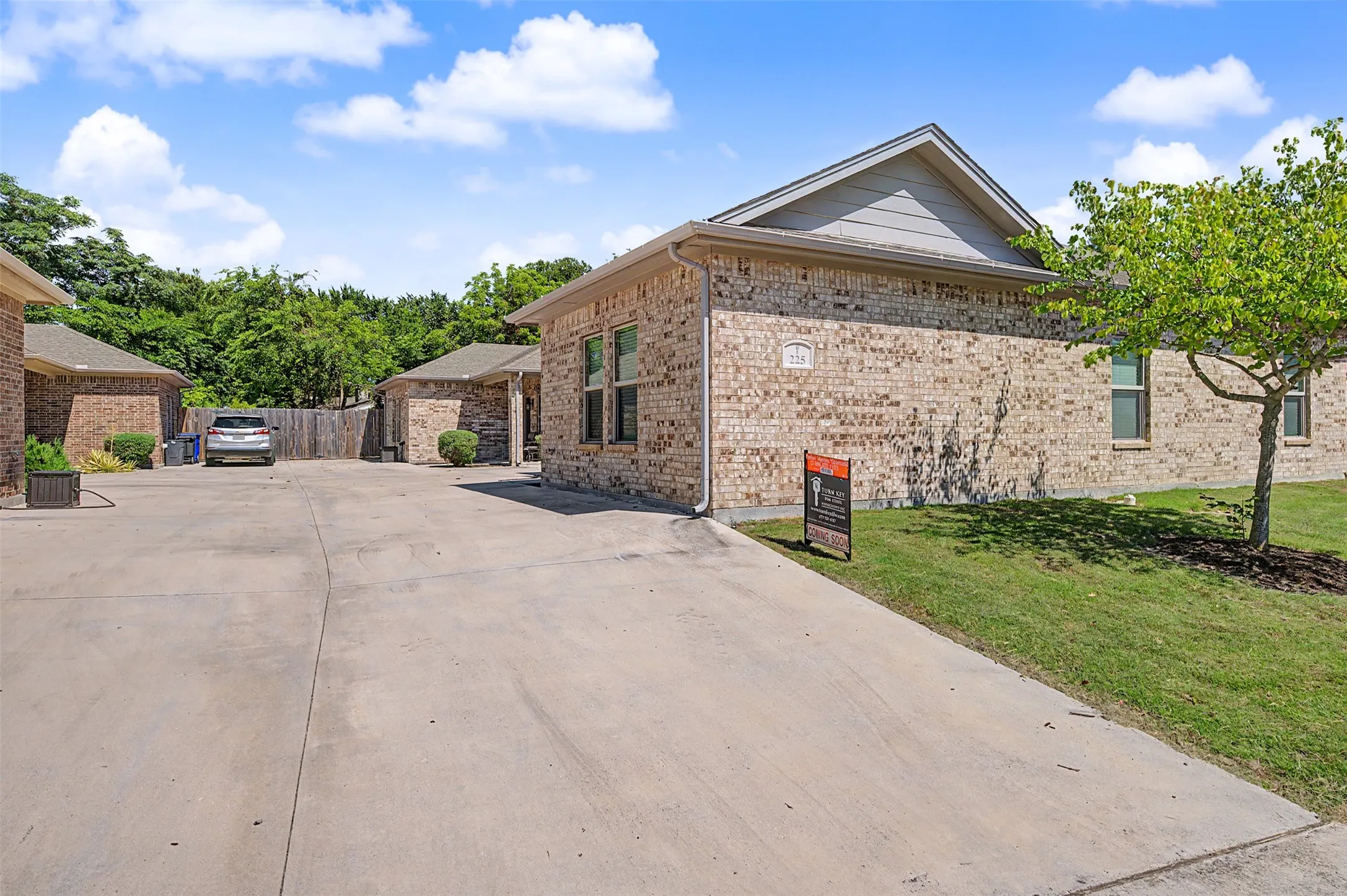 Duplex For Rent in Parker County , 213 Stewart Bend Court A, Azle, Texas 76020, 3 Bedroom, 2 Bathroom, 1 Garage spaces, 2,512 Sqft, built in 2016, mls#21375530, Real Estate Agent in Azle, Homes For Rent in Parker county, Homes For Rent in Azle, Realtor in Azle Texas, Real Estate Brokerage Independent Realty Texas, Luminita Cordes Realtor