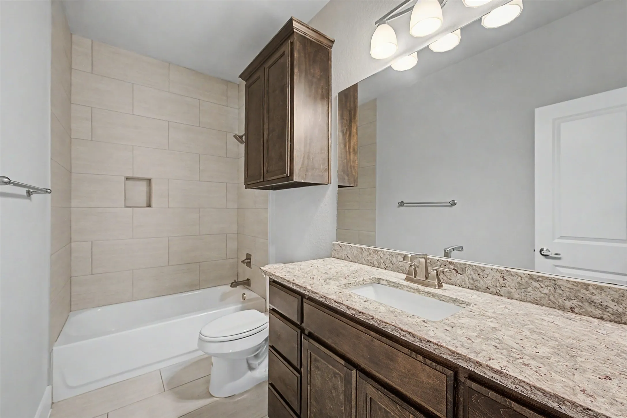 Duplex For Rent in Parker County , 213 Stewart Bend Court A, Azle, Texas 76020, 3 Bedroom, 2 Bathroom, 1 Garage spaces, 2,512 Sqft, built in 2016, mls#21375530, Real Estate Agent in Azle, Homes For Rent in Parker county, Homes For Rent in Azle, Realtor in Azle Texas, Real Estate Brokerage Independent Realty Texas, Luminita Cordes Realtor