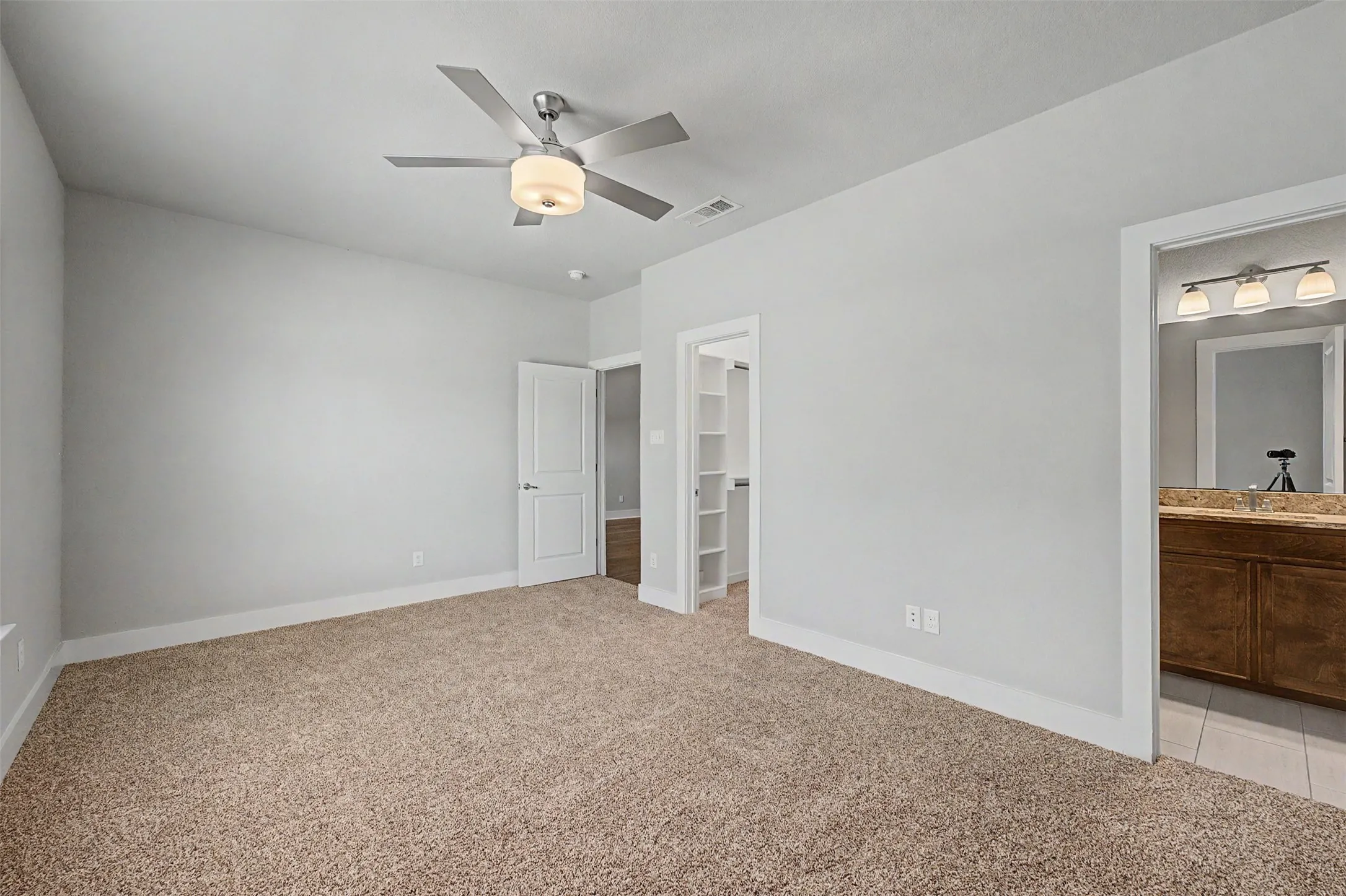 Duplex For Rent in Parker County , 213 Stewart Bend Court A, Azle, Texas 76020, 3 Bedroom, 2 Bathroom, 1 Garage spaces, 2,512 Sqft, built in 2016, mls#21375530, Real Estate Agent in Azle, Homes For Rent in Parker county, Homes For Rent in Azle, Realtor in Azle Texas, Real Estate Brokerage Independent Realty Texas, Luminita Cordes Realtor