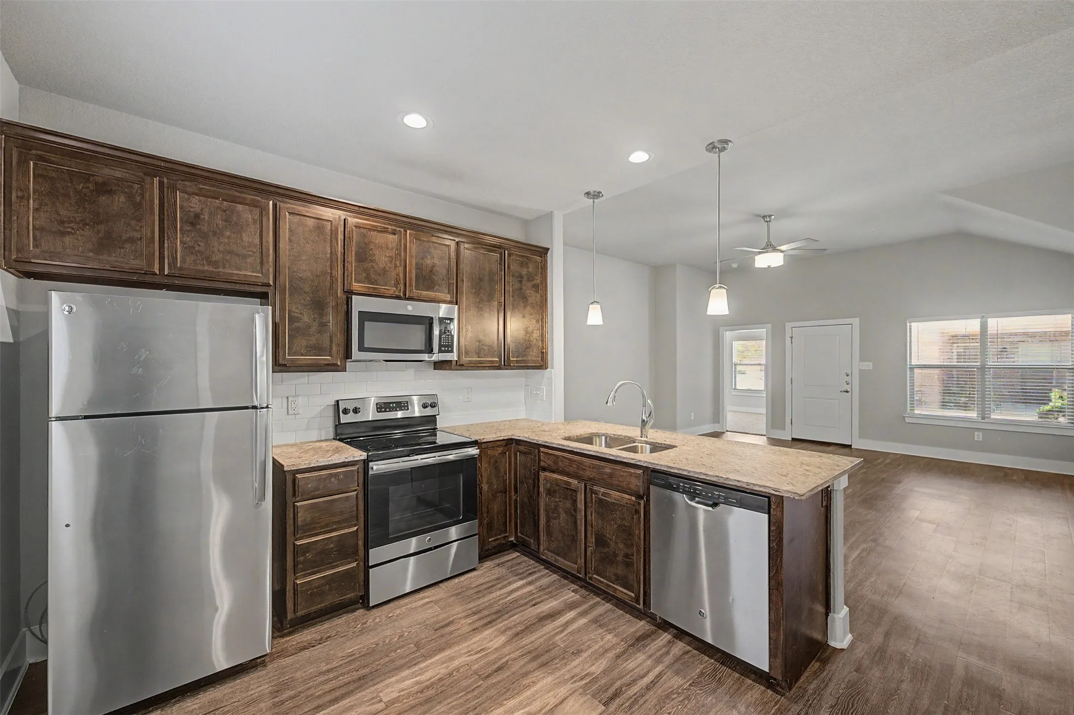 Duplex For Rent in Parker County , 213 Stewart Bend Court A, Azle, Texas 76020, 3 Bedroom, 2 Bathroom, 1 Garage spaces, 2,512 Sqft, built in 2016, mls#21375530, Real Estate Agent in Azle, Homes For Rent in Parker county, Homes For Rent in Azle, Realtor in Azle Texas, Real Estate Brokerage Independent Realty Texas, Luminita Cordes Realtor