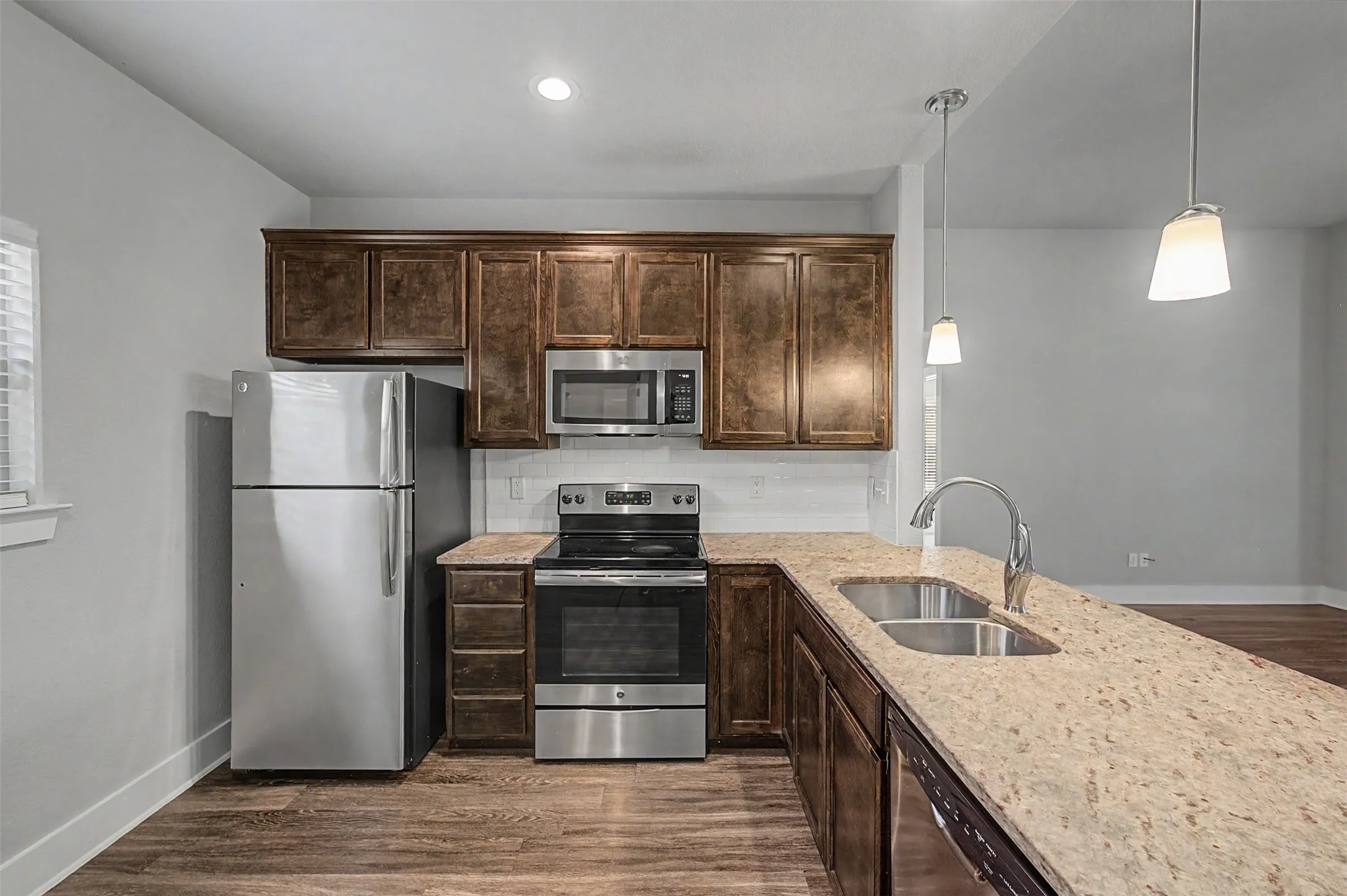 Duplex For Rent in Parker County , 213 Stewart Bend Court A, Azle, Texas 76020, 3 Bedroom, 2 Bathroom, 1 Garage spaces, 2,512 Sqft, built in 2016, mls#21375530, Real Estate Agent in Azle, Homes For Rent in Parker county, Homes For Rent in Azle, Realtor in Azle Texas, Real Estate Brokerage Independent Realty Texas, Luminita Cordes Realtor