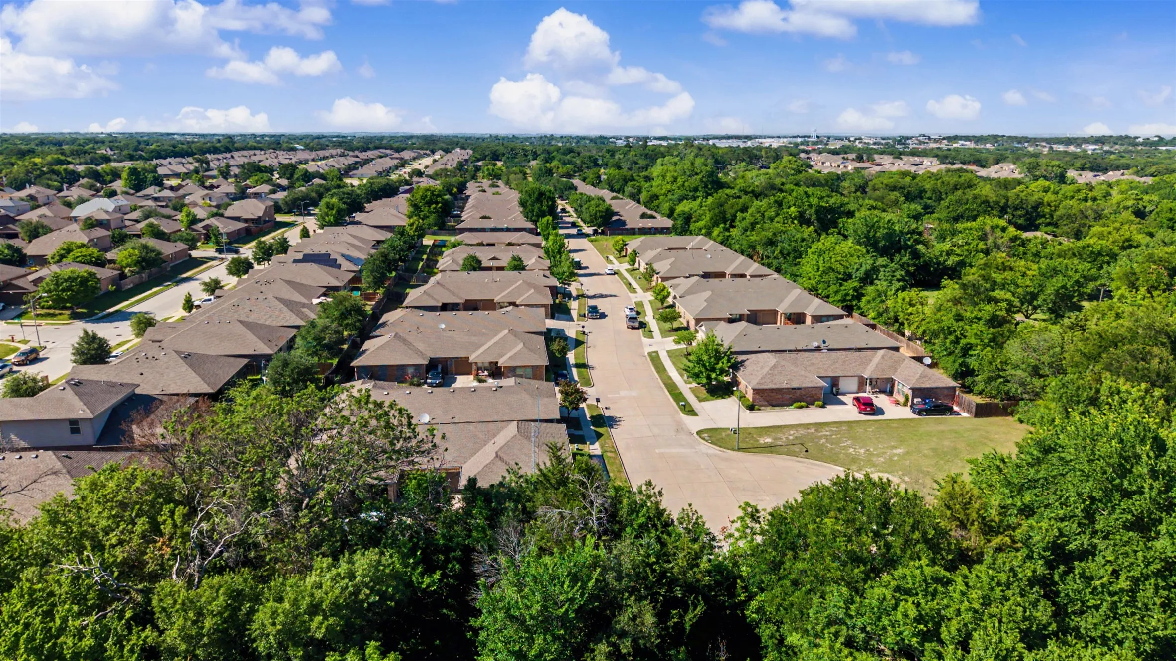 Duplex For Rent in Parker County , 213 Stewart Bend Court A, Azle, Texas 76020, 3 Bedroom, 2 Bathroom, 1 Garage spaces, 2,512 Sqft, built in 2016, mls#21375530, Real Estate Agent in Azle, Homes For Rent in Parker county, Homes For Rent in Azle, Realtor in Azle Texas, Real Estate Brokerage Independent Realty Texas, Luminita Cordes Realtor