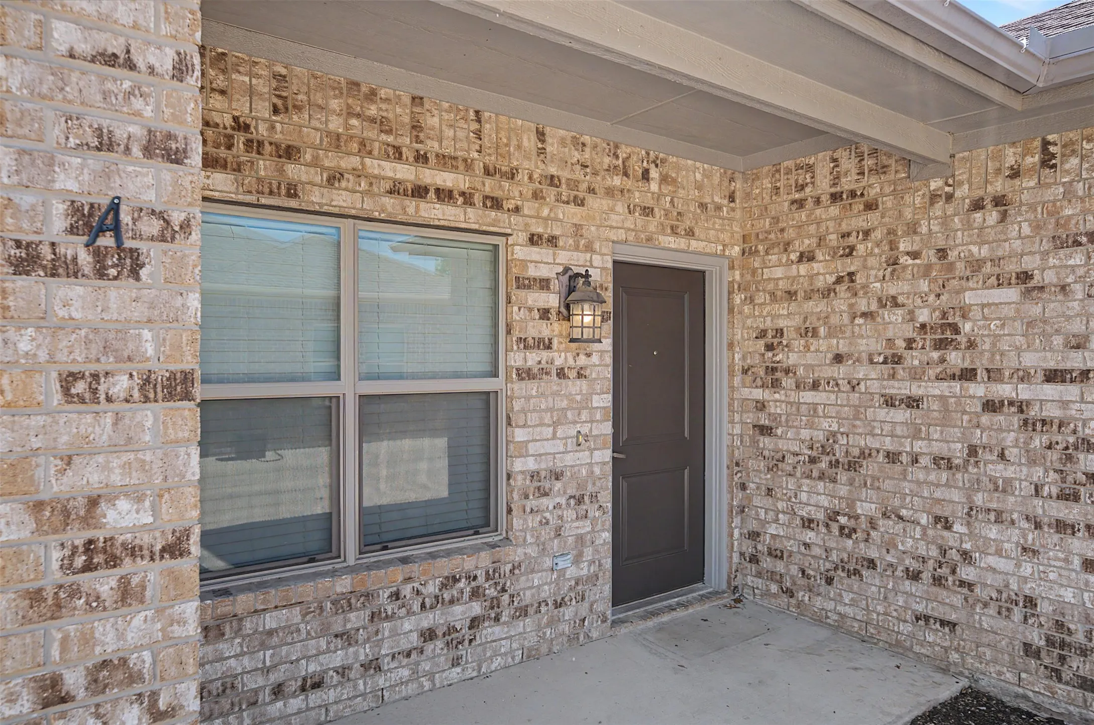 Duplex For Rent in Parker County , 213 Stewart Bend Court A, Azle, Texas 76020, 3 Bedroom, 2 Bathroom, 1 Garage spaces, 2,512 Sqft, built in 2016, mls#21375530, Real Estate Agent in Azle, Homes For Rent in Parker county, Homes For Rent in Azle, Realtor in Azle Texas, Real Estate Brokerage Independent Realty Texas, Luminita Cordes Realtor