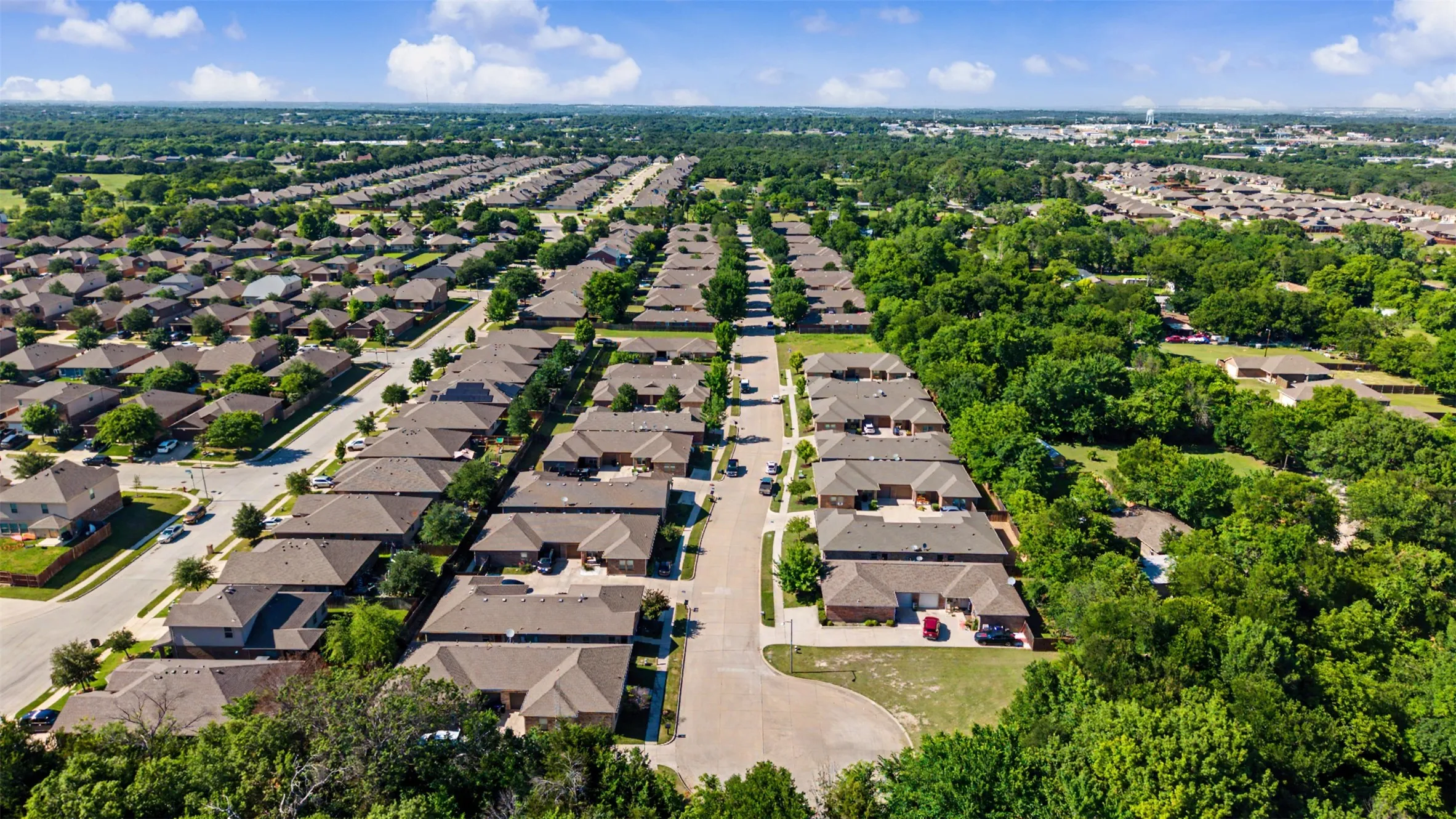 Duplex For Rent in Parker County , 213 Stewart Bend Court A, Azle, Texas 76020, 3 Bedroom, 2 Bathroom, 1 Garage spaces, 2,512 Sqft, built in 2016, mls#21375530, Real Estate Agent in Azle, Homes For Rent in Parker county, Homes For Rent in Azle, Realtor in Azle Texas, Real Estate Brokerage Independent Realty Texas, Luminita Cordes Realtor