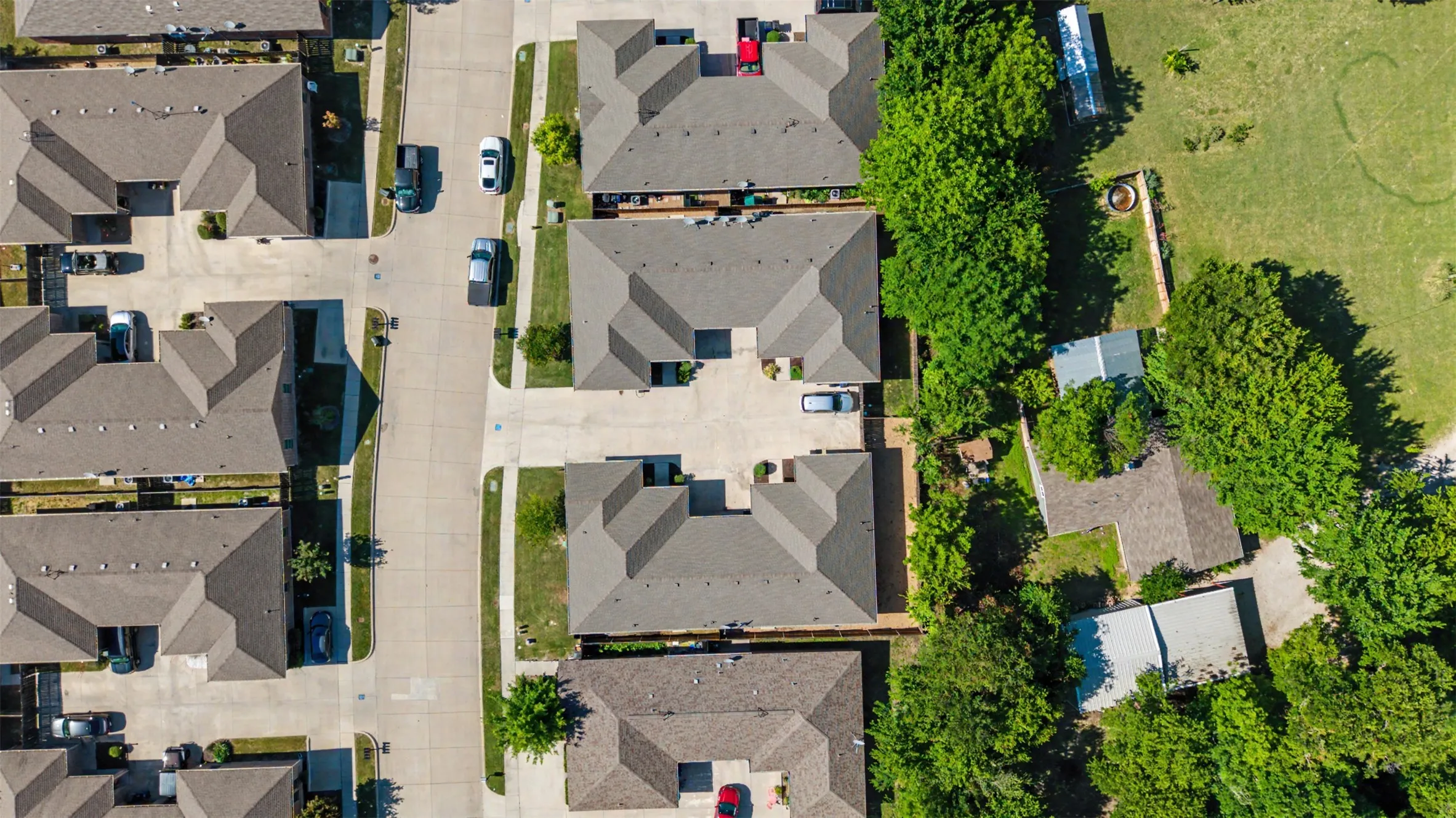 Duplex For Rent in Parker County , 213 Stewart Bend Court A, Azle, Texas 76020, 3 Bedroom, 2 Bathroom, 1 Garage spaces, 2,512 Sqft, built in 2016, mls#21375530, Real Estate Agent in Azle, Homes For Rent in Parker county, Homes For Rent in Azle, Realtor in Azle Texas, Real Estate Brokerage Independent Realty Texas, Luminita Cordes Realtor