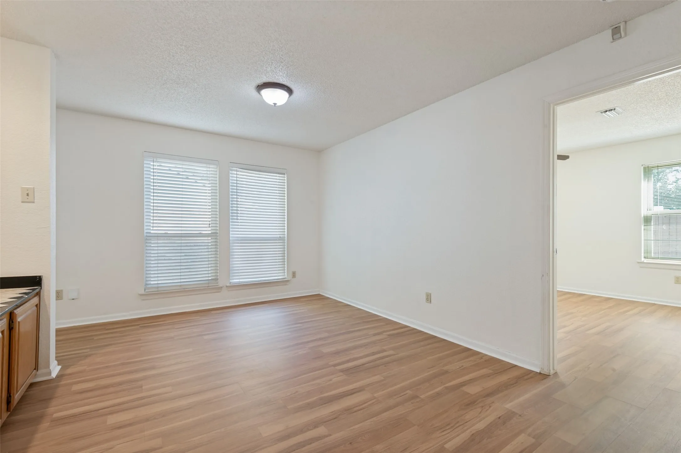 Single Family Residence For Sale in Tarrant County , 617 Valley Spring Drive, Arlington, Texas 76018, 3 Bedroom, 3 Bathroom, 2 Garage spaces, 2,002 Sqft, built in 1986, mls#21287443, Real Estate Agent in Arlington, Homes For Sale in Tarrant county, Homes For Sale in Arlington, Realtor in Arlington Texas, Real Estate Brokerage Independent Realty Texas, Luminita Cordes Realtor