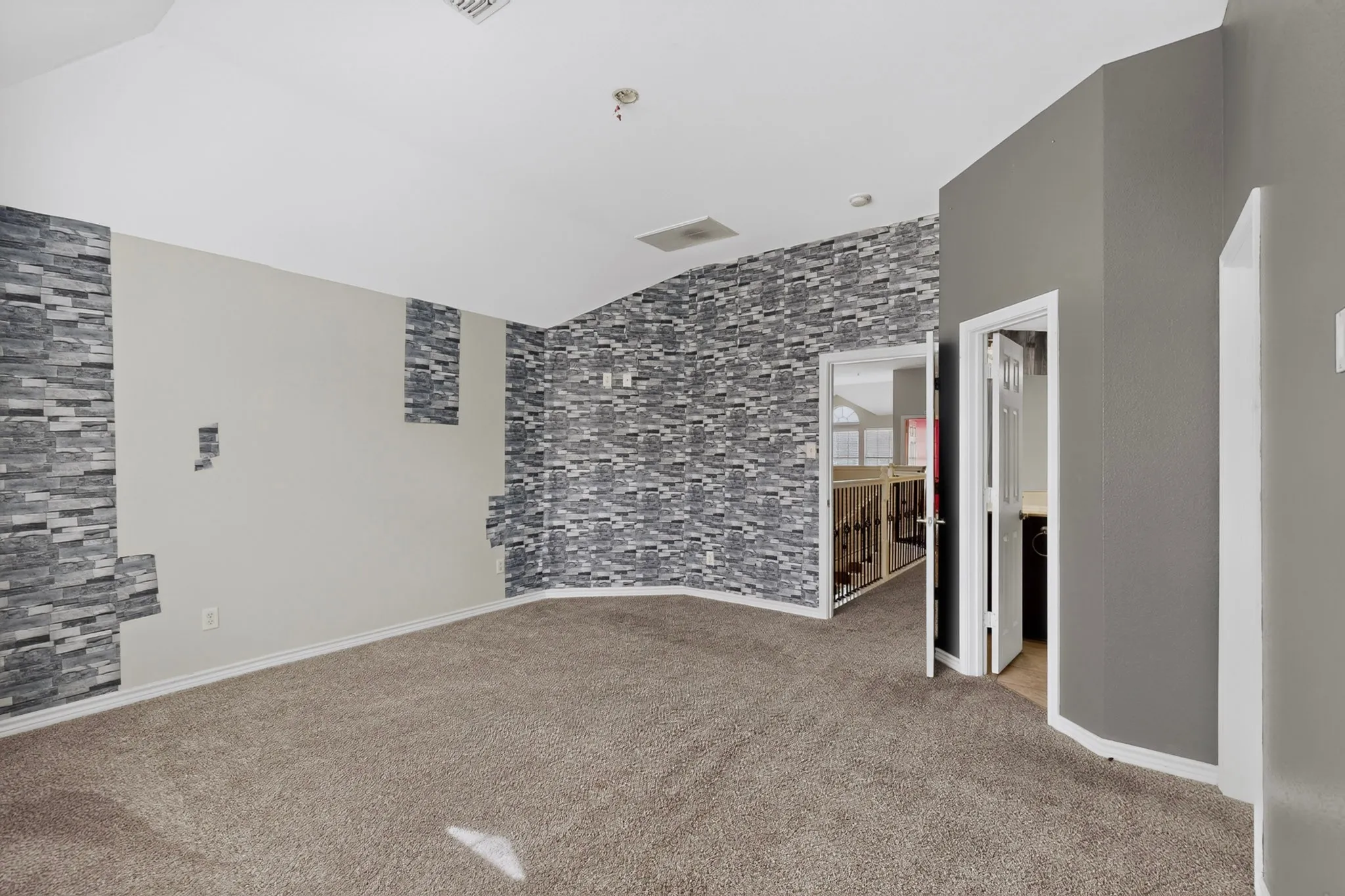 Single Family Residence For Sale in Tarrant County , 8504 Cedar Brush Court, Fort Worth, Texas 76123, 5 Bedroom, 4 Bathroom, 2 Garage spaces, 3,876 Sqft, built in 2006, mls#21371688, Real Estate Agent in Fort Worth, Homes For Sale in Tarrant county, Homes For Sale in Fort Worth, Realtor in Fort Worth Texas, Real Estate Brokerage Independent Realty Texas, Luminita Cordes Realtor
