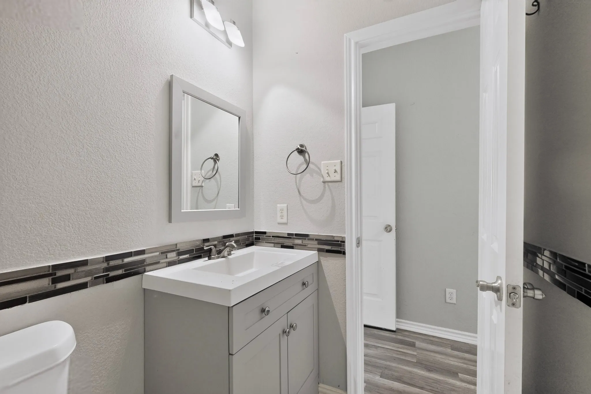 Single Family Residence For Sale in Tarrant County , 8504 Cedar Brush Court, Fort Worth, Texas 76123, 5 Bedroom, 4 Bathroom, 2 Garage spaces, 3,876 Sqft, built in 2006, mls#21371688, Real Estate Agent in Fort Worth, Homes For Sale in Tarrant county, Homes For Sale in Fort Worth, Realtor in Fort Worth Texas, Real Estate Brokerage Independent Realty Texas, Luminita Cordes Realtor