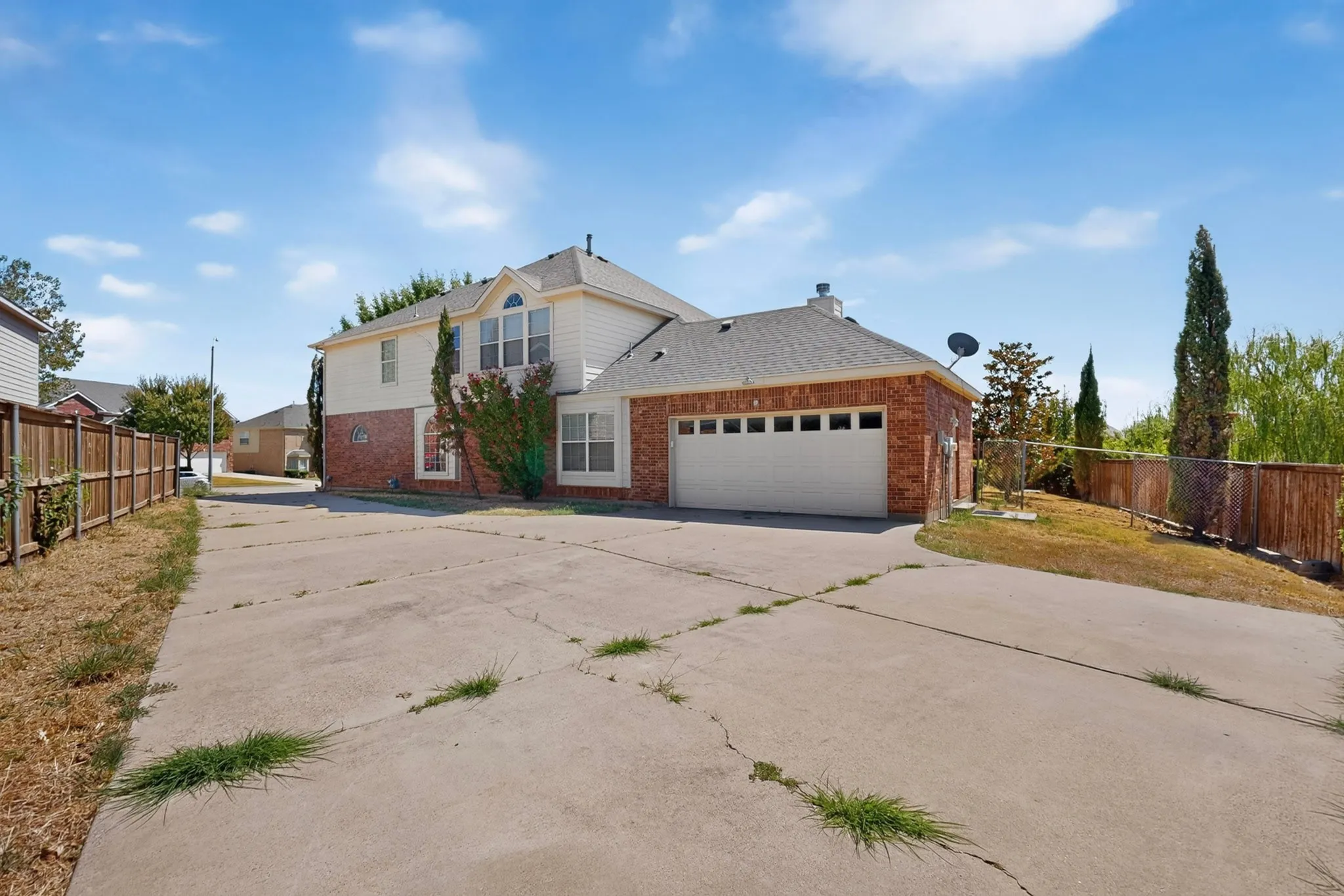 Single Family Residence For Sale in Tarrant County , 8504 Cedar Brush Court, Fort Worth, Texas 76123, 5 Bedroom, 4 Bathroom, 2 Garage spaces, 3,876 Sqft, built in 2006, mls#21371688, Real Estate Agent in Fort Worth, Homes For Sale in Tarrant county, Homes For Sale in Fort Worth, Realtor in Fort Worth Texas, Real Estate Brokerage Independent Realty Texas, Luminita Cordes Realtor