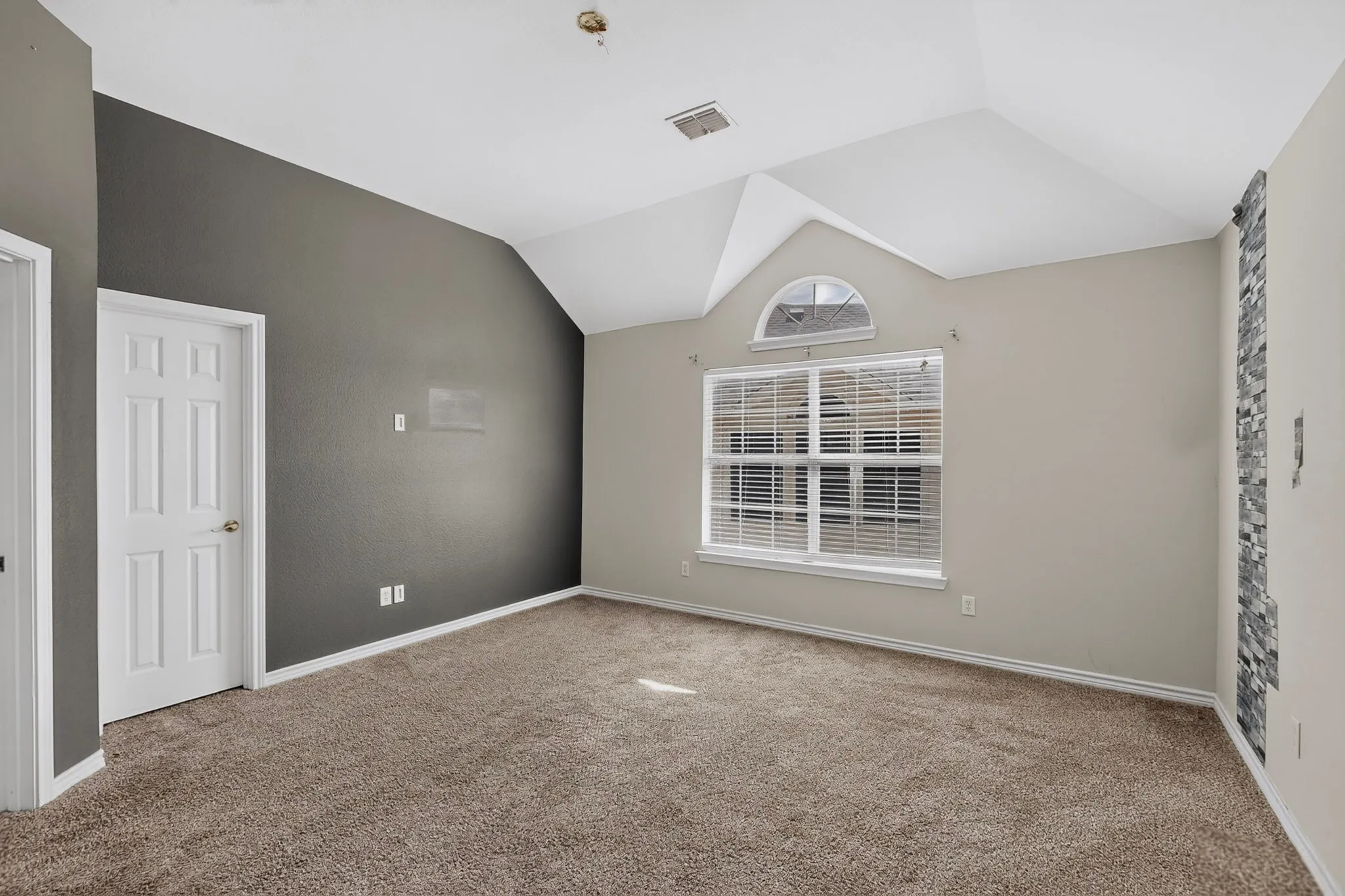 Single Family Residence For Sale in Tarrant County , 8504 Cedar Brush Court, Fort Worth, Texas 76123, 5 Bedroom, 4 Bathroom, 2 Garage spaces, 3,876 Sqft, built in 2006, mls#21371688, Real Estate Agent in Fort Worth, Homes For Sale in Tarrant county, Homes For Sale in Fort Worth, Realtor in Fort Worth Texas, Real Estate Brokerage Independent Realty Texas, Luminita Cordes Realtor