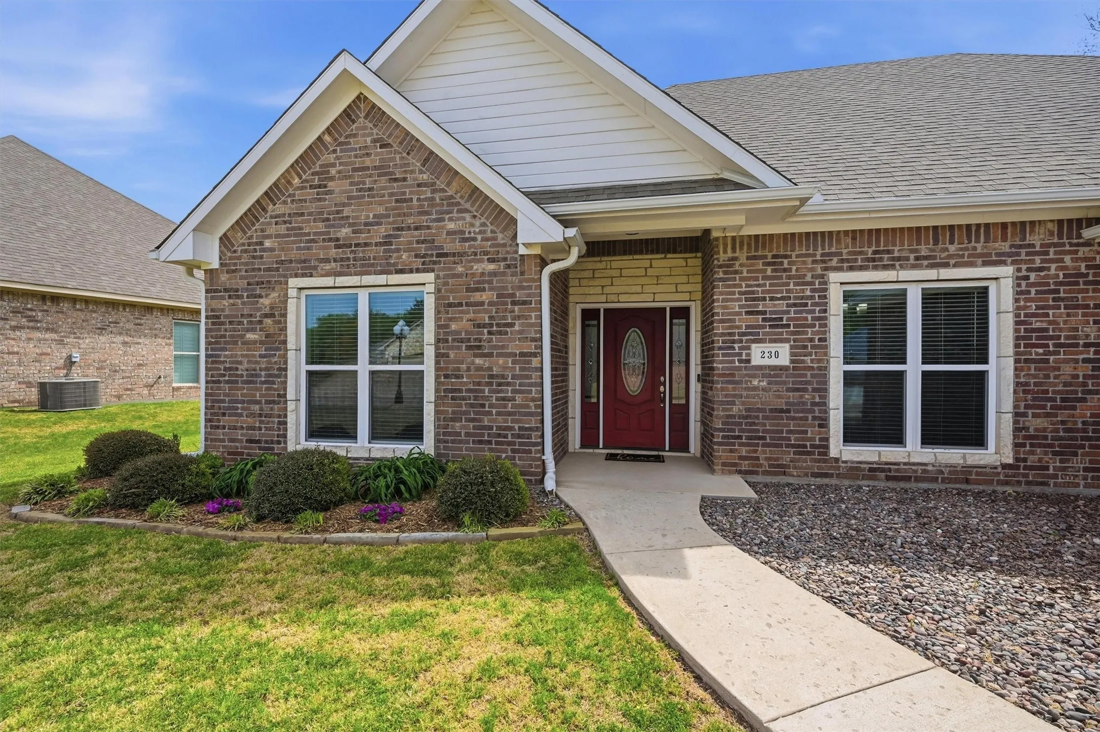 Single Family Residence For Sale in Grayson County , 230 Bent Oak Drive, Pottsboro, Texas 75076, 3 Bedroom, 2 Bathroom, 2 Garage spaces, 2,134 Sqft, built in 2018, mls#21375937, Real Estate Agent in Pottsboro, Homes For Sale in Grayson county, Homes For Sale in Pottsboro, Realtor in Pottsboro Texas, Real Estate Brokerage Independent Realty Texas, Luminita Cordes Realtor