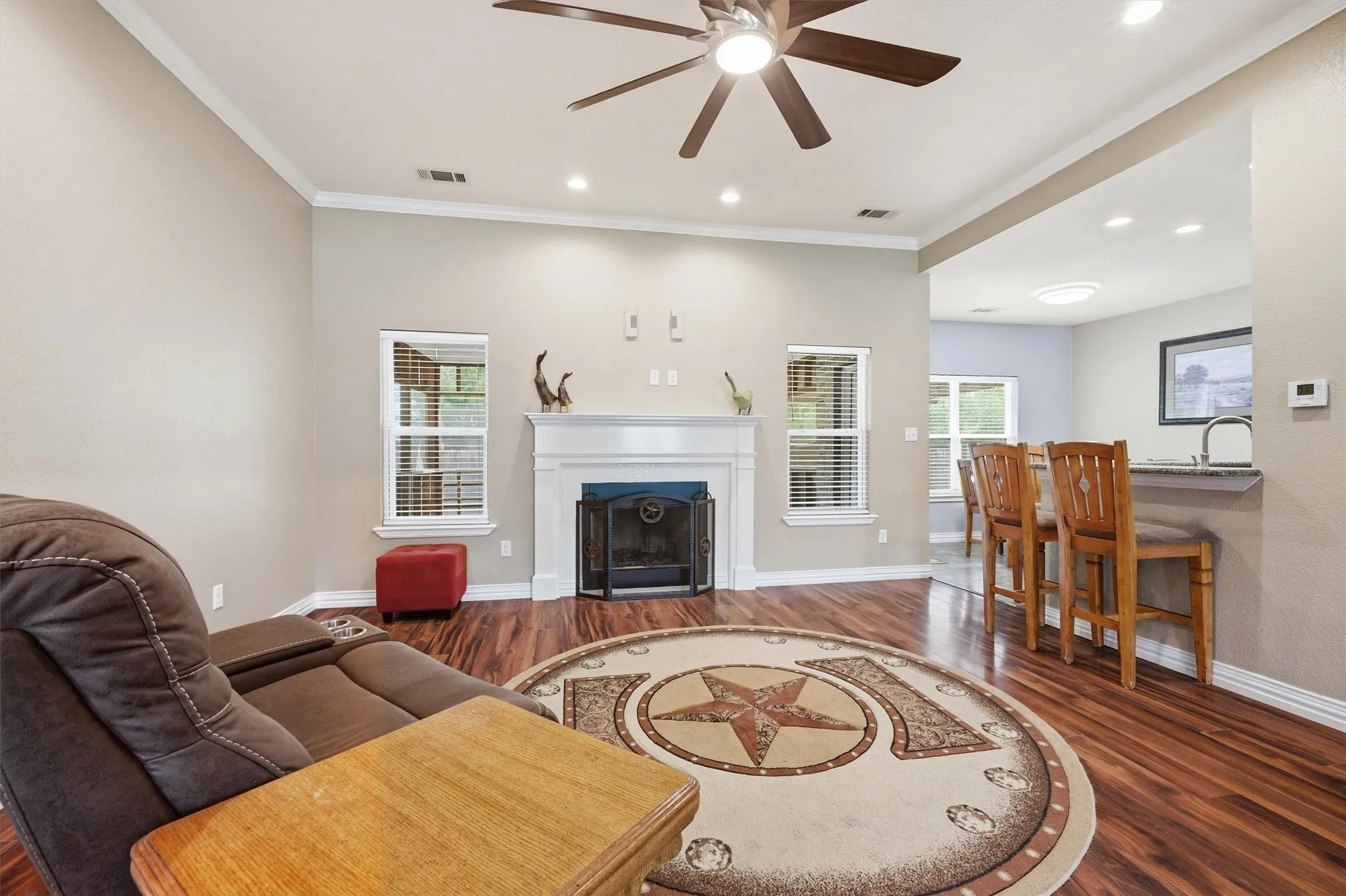Single Family Residence For Sale in Grayson County , 230 Bent Oak Drive, Pottsboro, Texas 75076, 3 Bedroom, 2 Bathroom, 2 Garage spaces, 2,134 Sqft, built in 2018, mls#21375937, Real Estate Agent in Pottsboro, Homes For Sale in Grayson county, Homes For Sale in Pottsboro, Realtor in Pottsboro Texas, Real Estate Brokerage Independent Realty Texas, Luminita Cordes Realtor