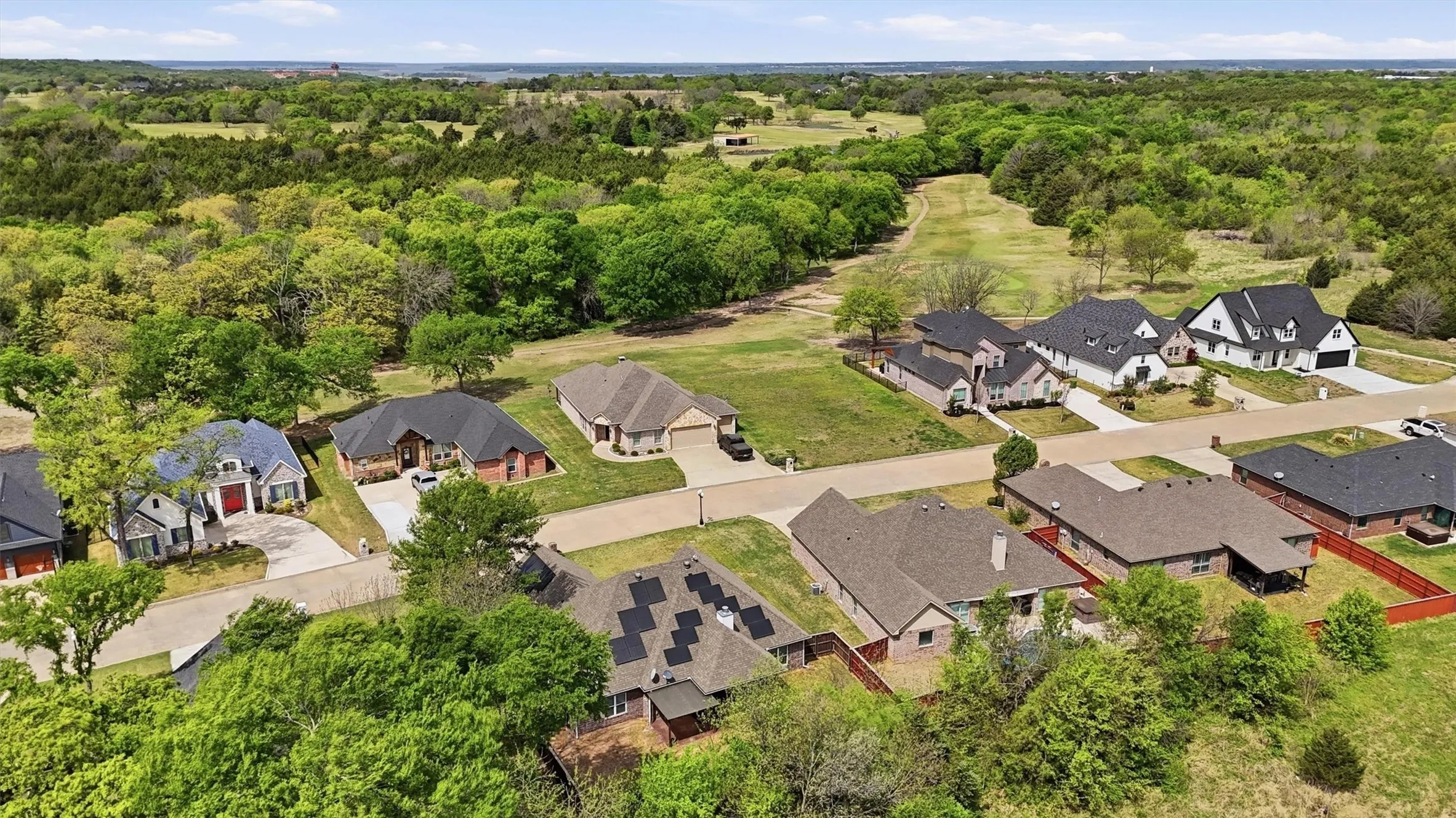 Single Family Residence For Sale in Grayson County , 230 Bent Oak Drive, Pottsboro, Texas 75076, 3 Bedroom, 2 Bathroom, 2 Garage spaces, 2,134 Sqft, built in 2018, mls#21375937, Real Estate Agent in Pottsboro, Homes For Sale in Grayson county, Homes For Sale in Pottsboro, Realtor in Pottsboro Texas, Real Estate Brokerage Independent Realty Texas, Luminita Cordes Realtor